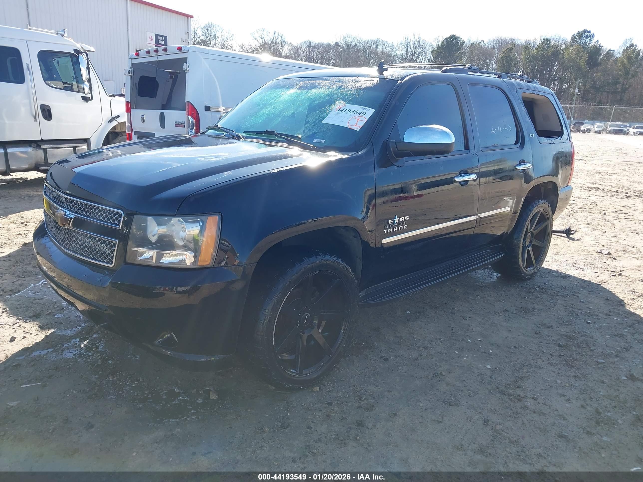 CHEVROLET TAHOE image 2