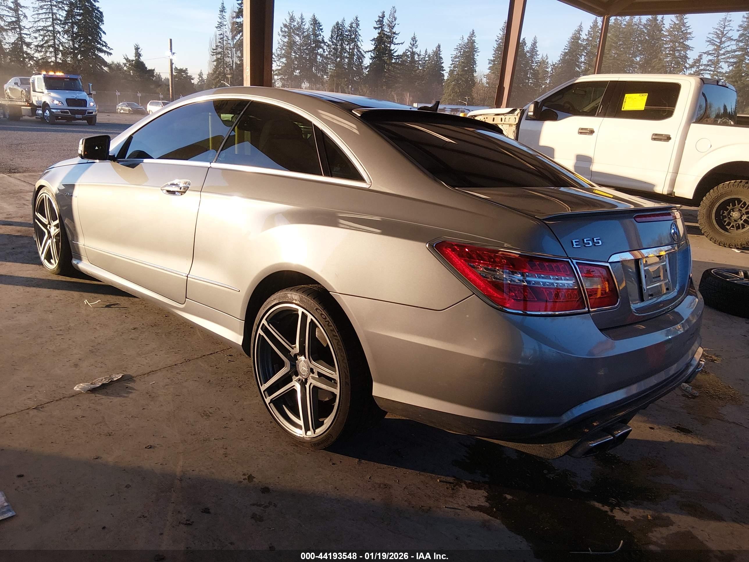 MERCEDES-BENZ E image 3