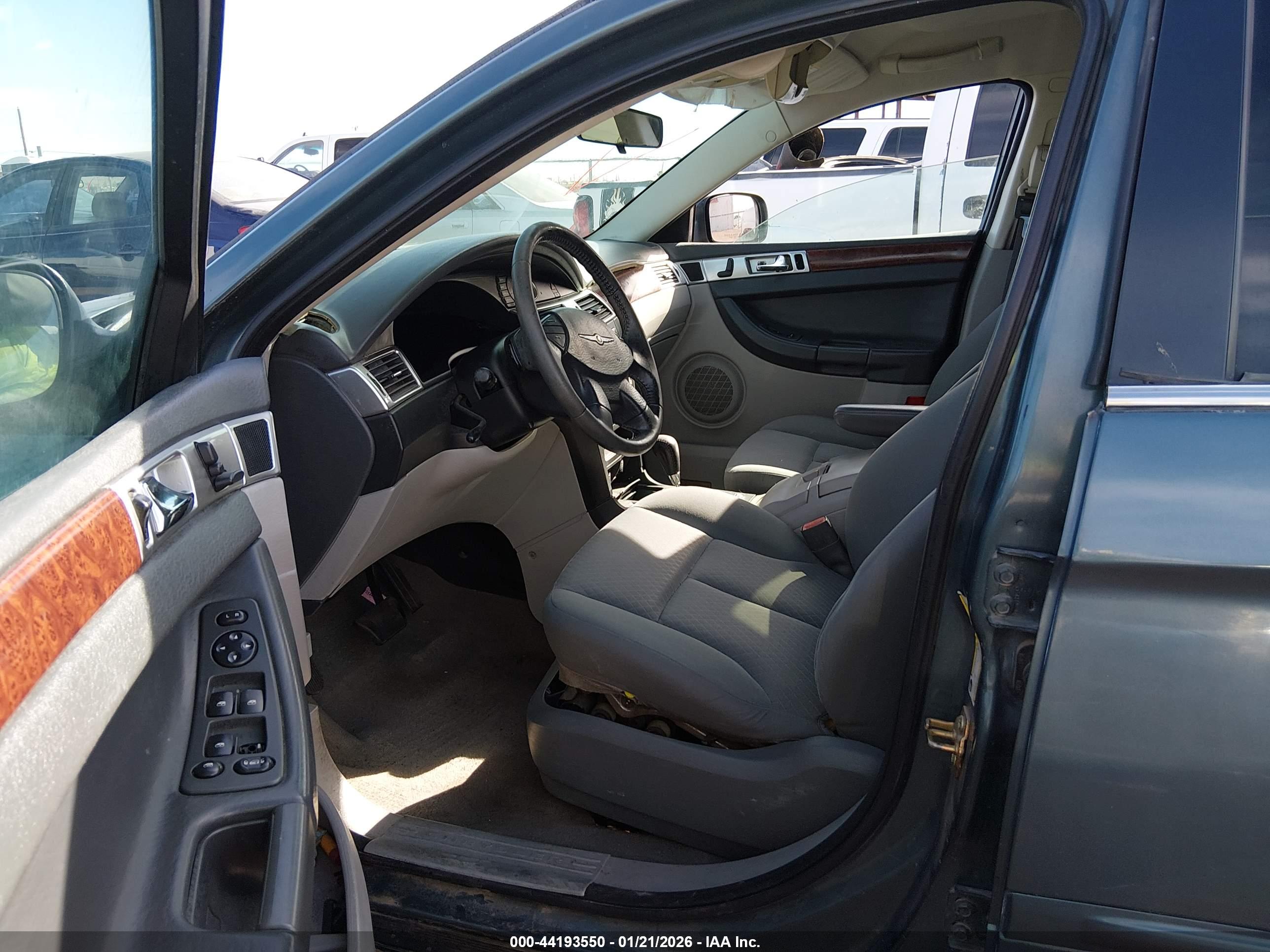 CHRYSLER PACIFICA image 5