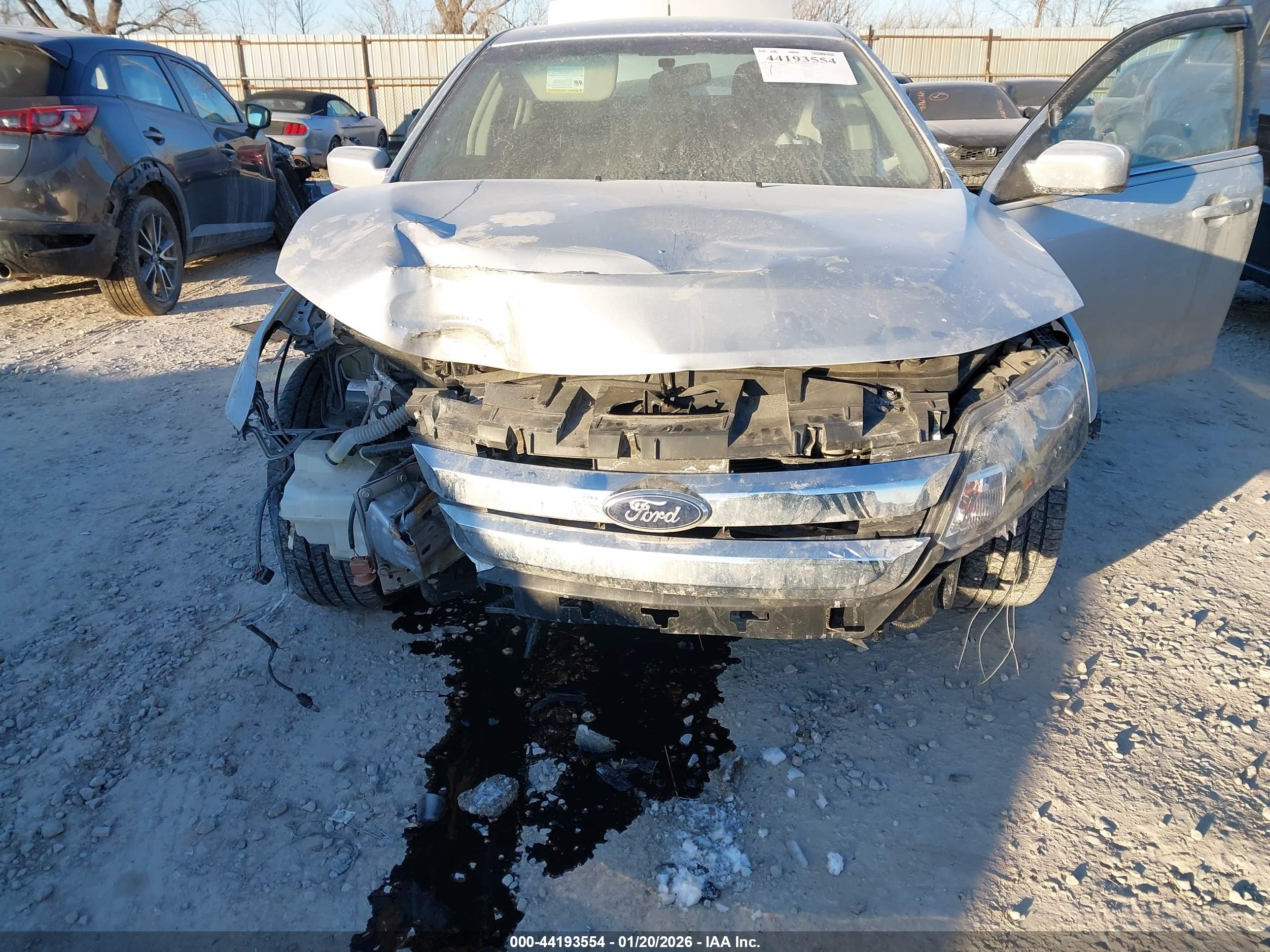 FORD FUSION image 6