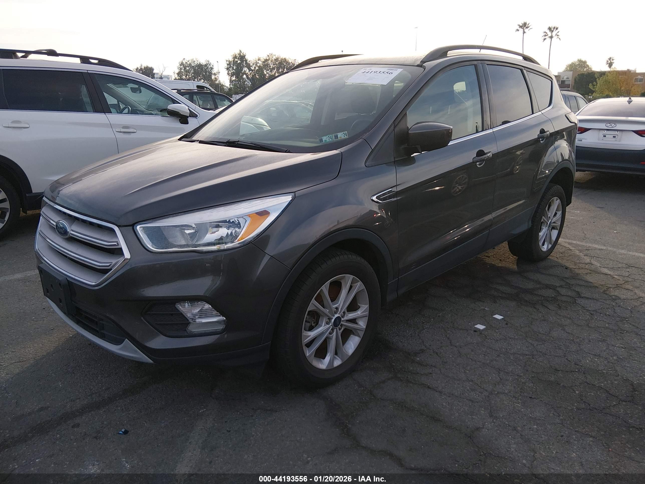 FORD ESCAPE image 2