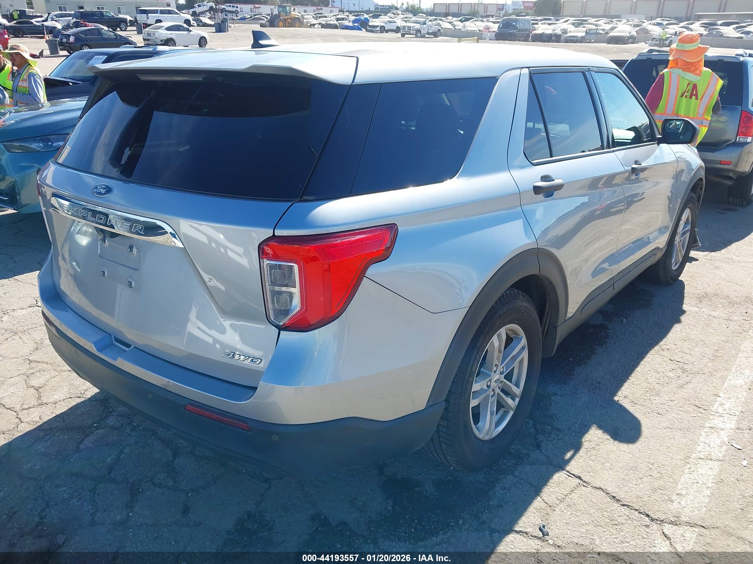 FORD EXPLORER image 4