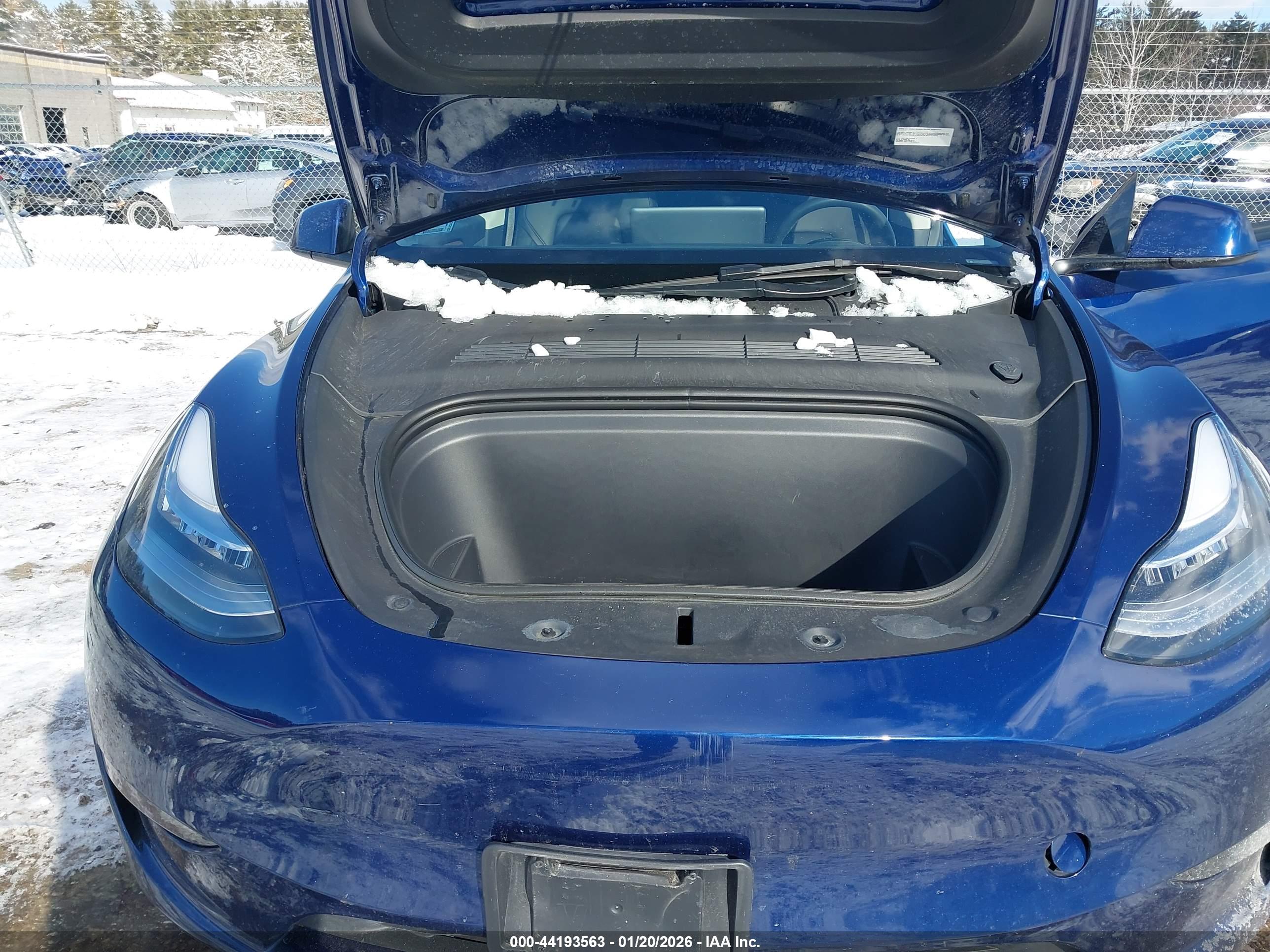 TESLA MODEL image 10