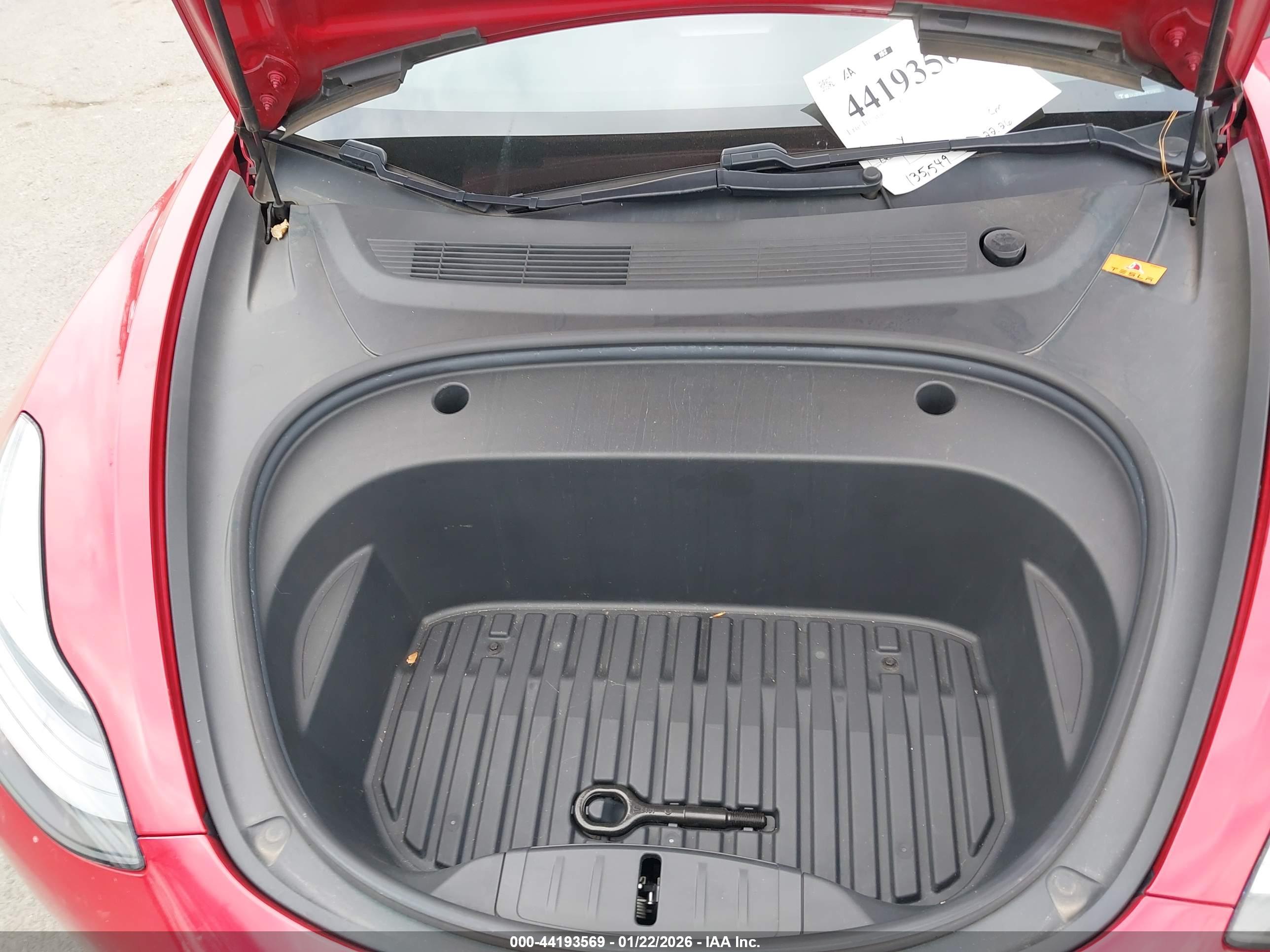 TESLA MODEL image 10