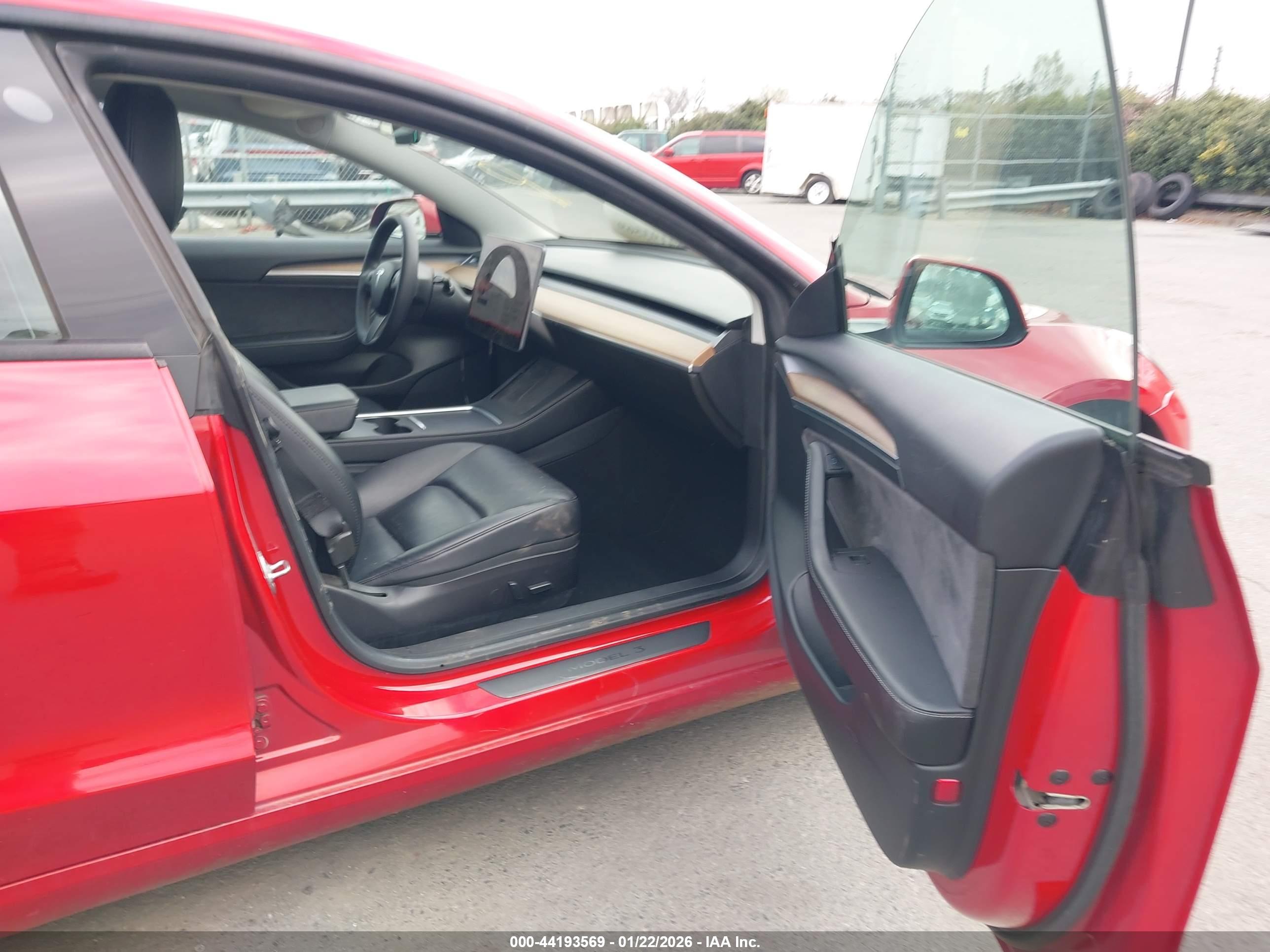 TESLA MODEL image 5