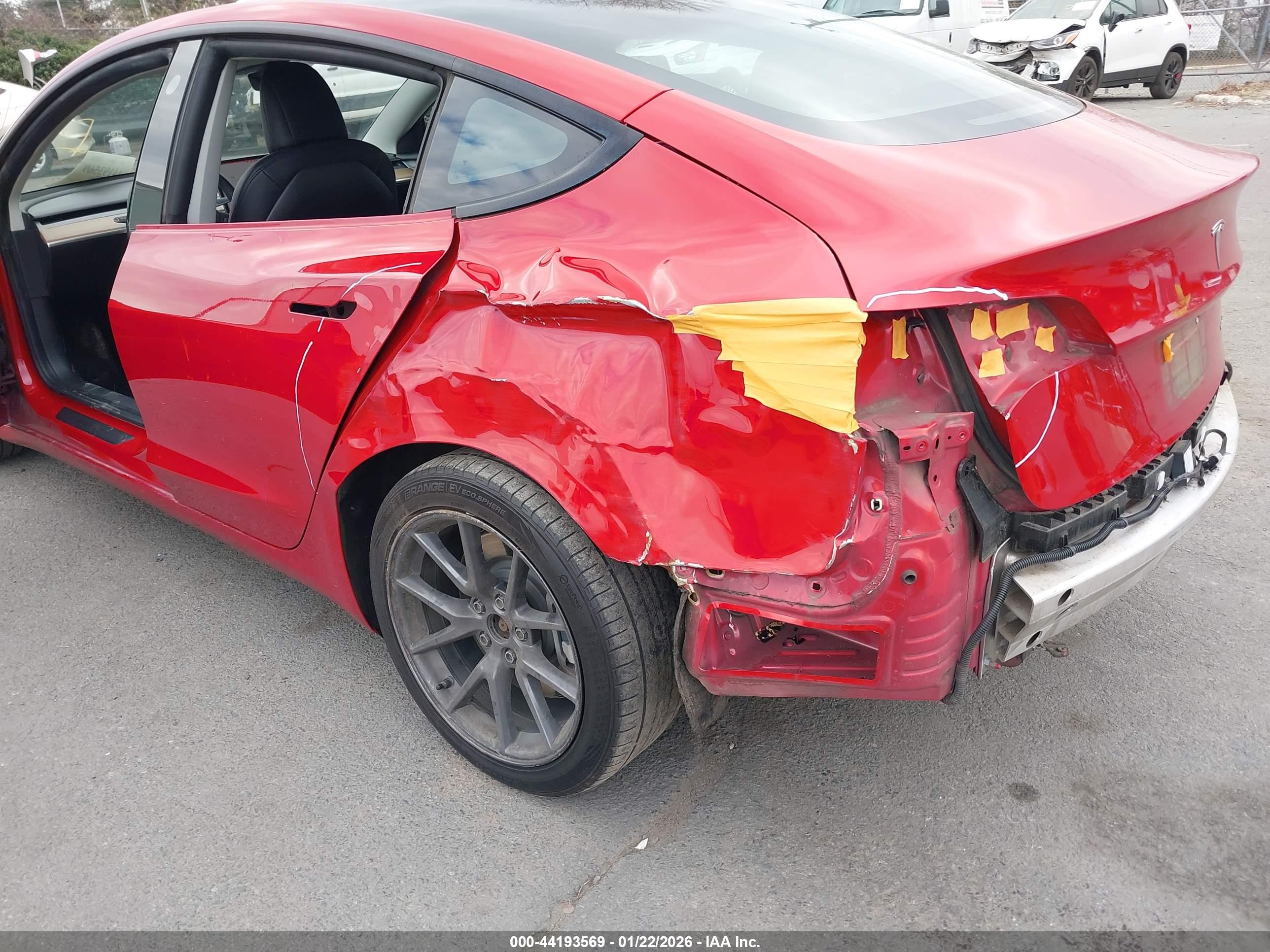 TESLA MODEL image 6