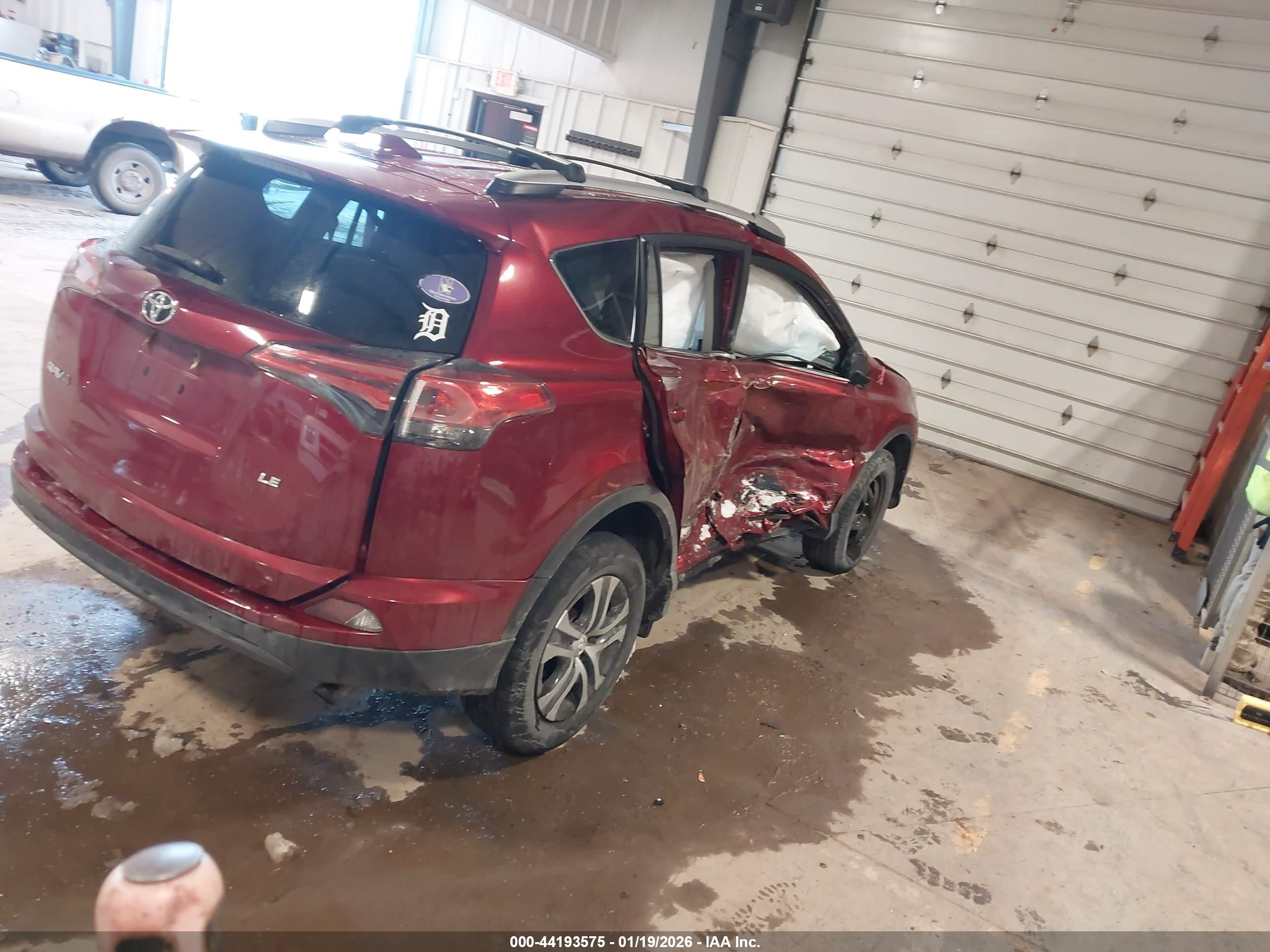 TOYOTA RAV4 image 4