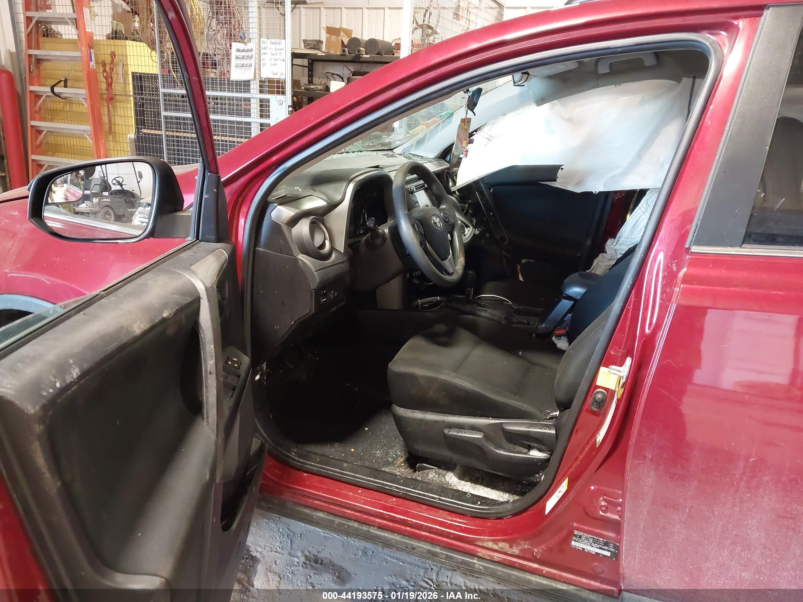 TOYOTA RAV4 image 5