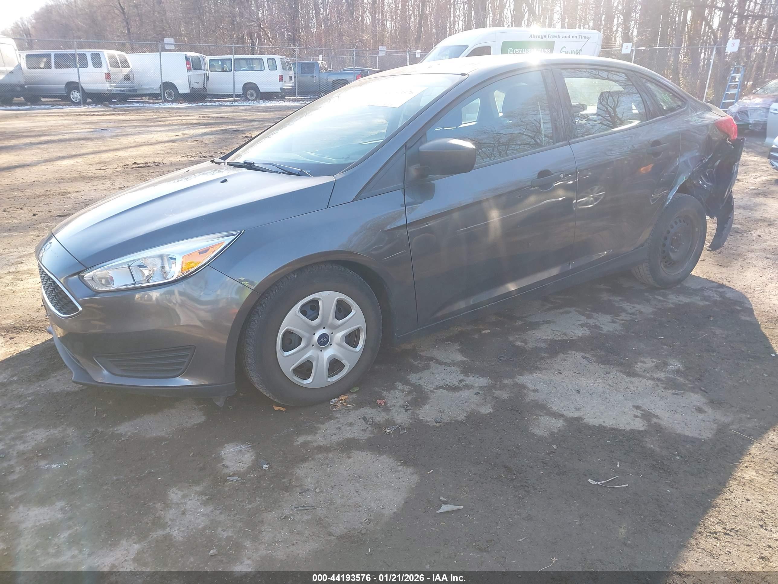 FORD FOCUS image 2