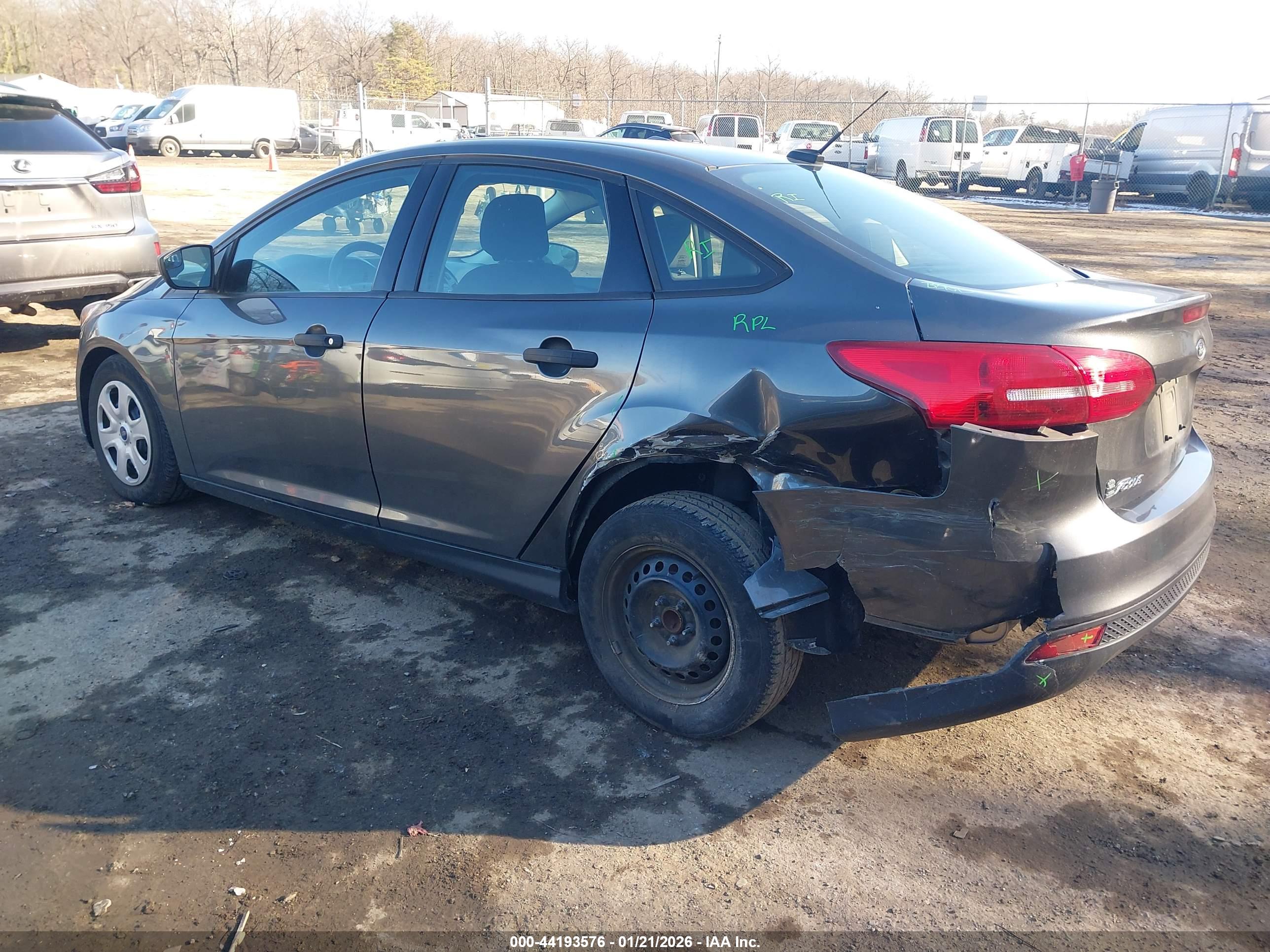 FORD FOCUS image 3