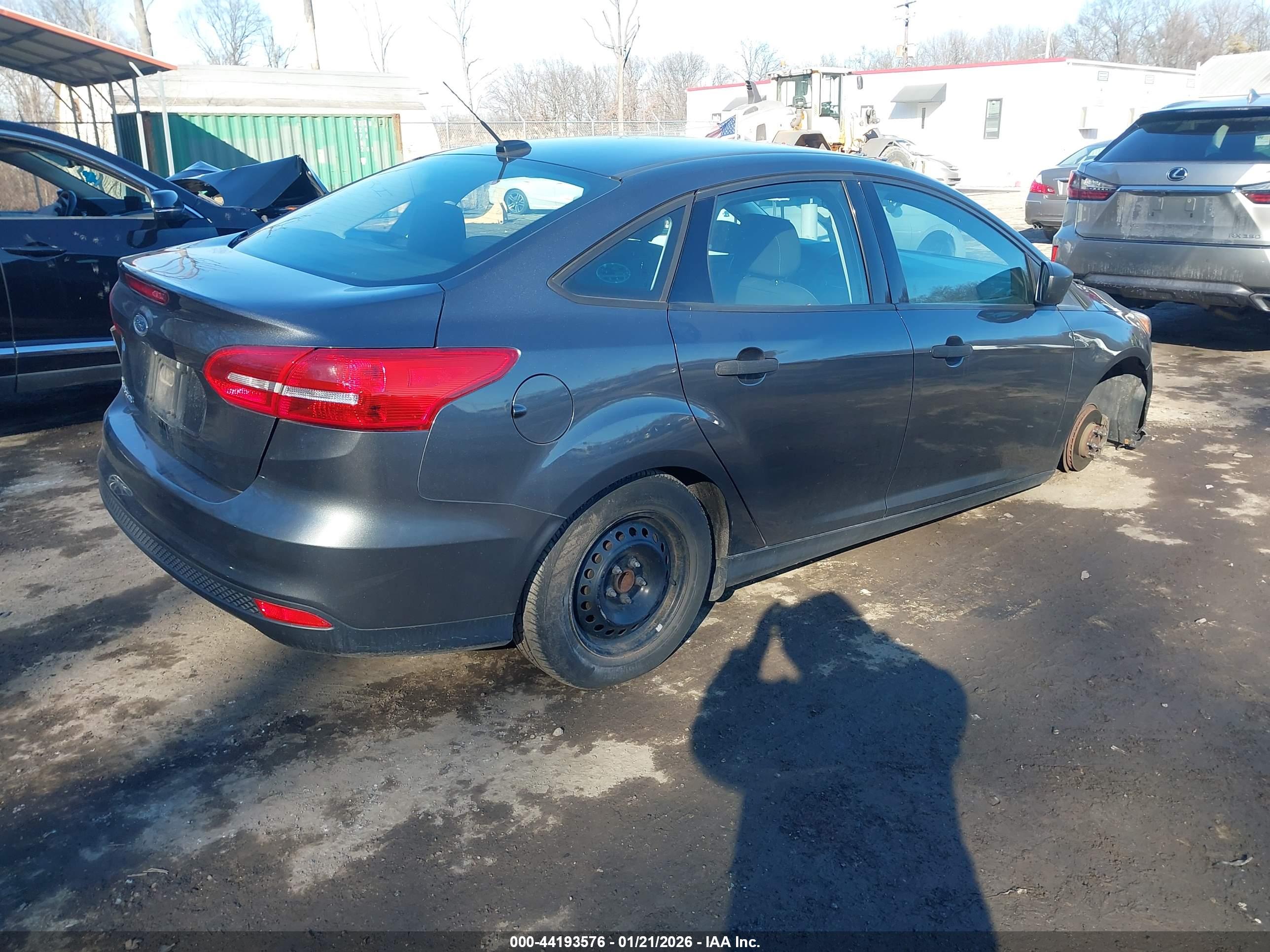 FORD FOCUS image 4