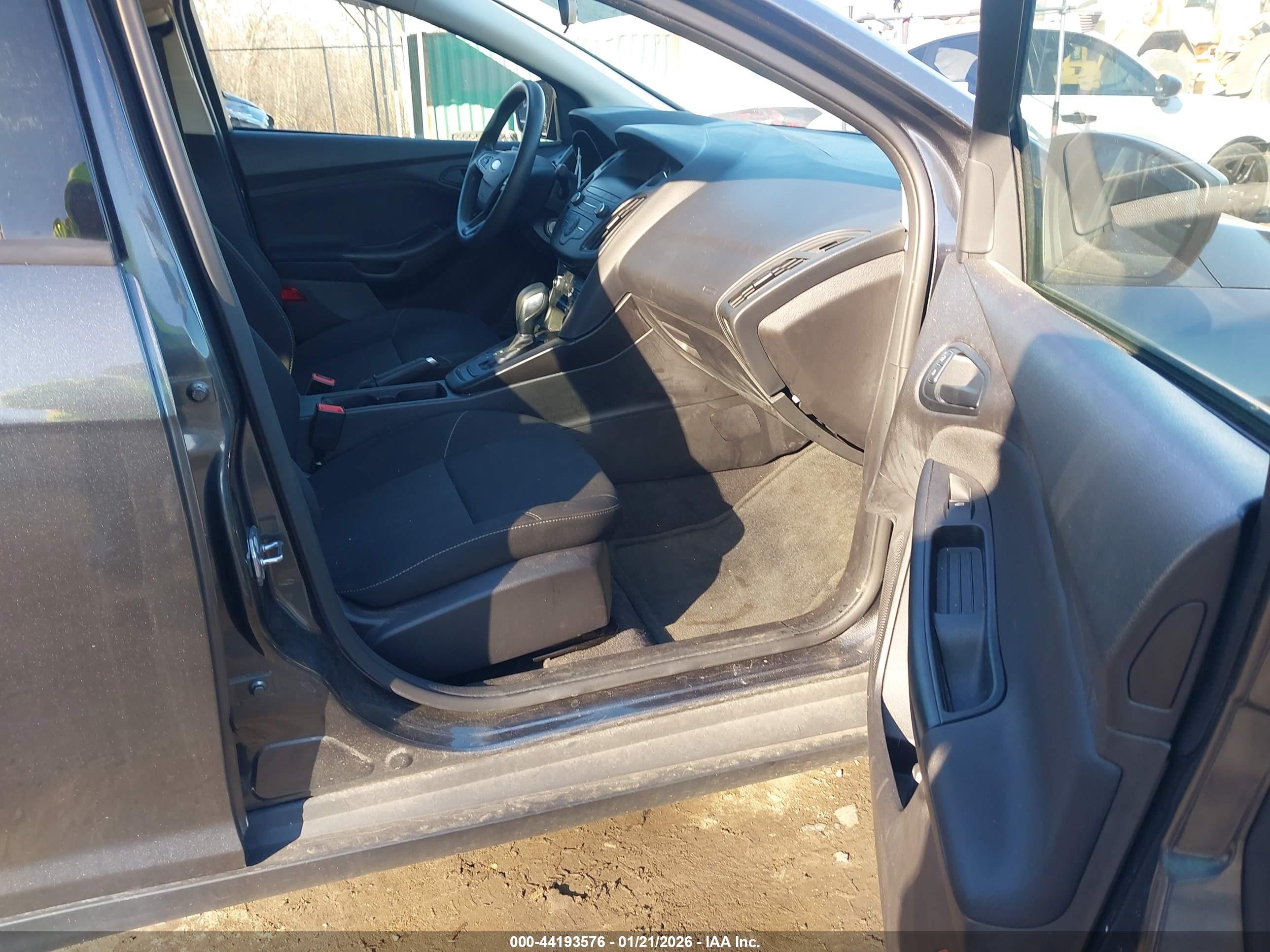 FORD FOCUS image 5