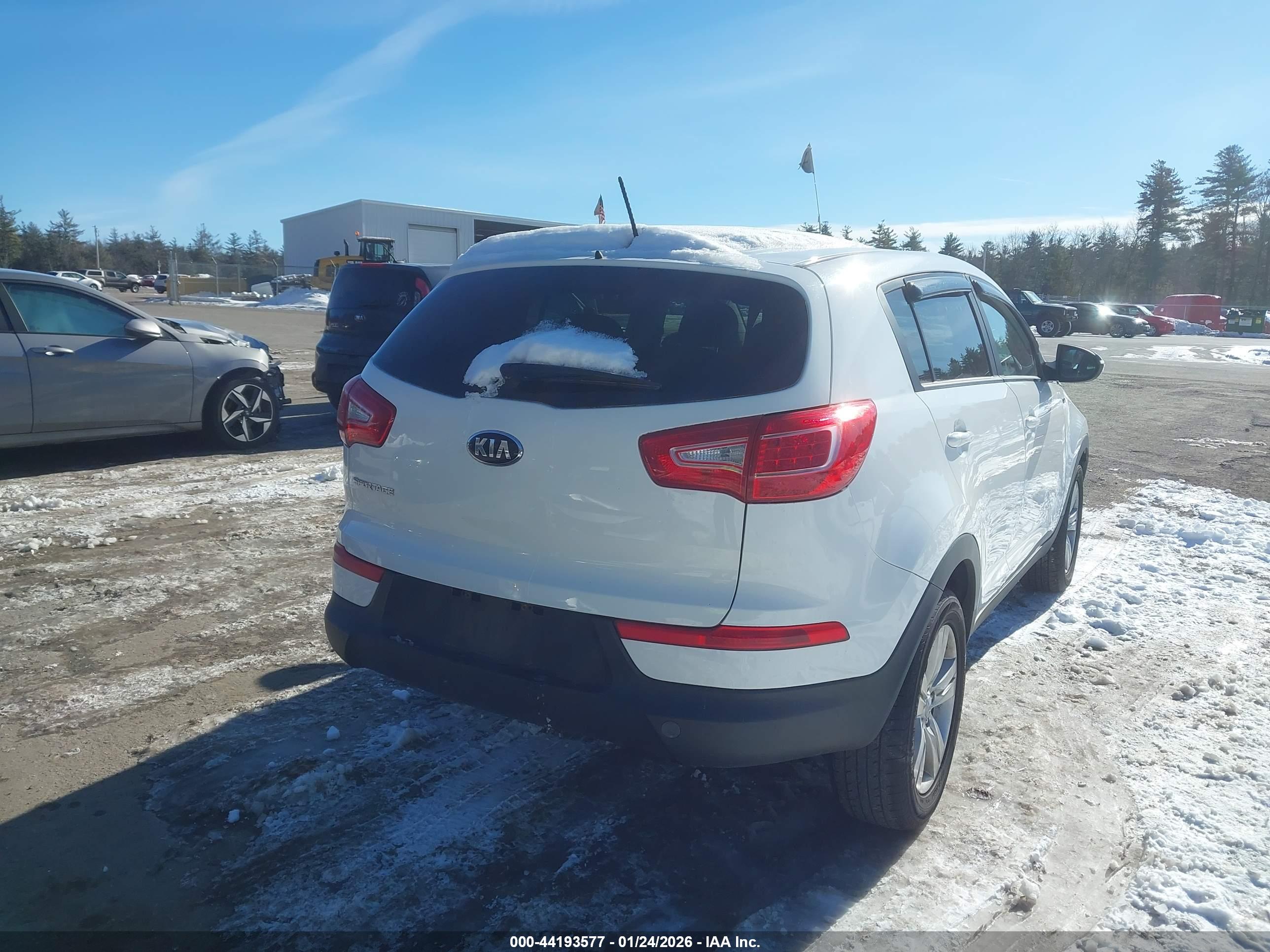 KIA SPORTAGE image 4