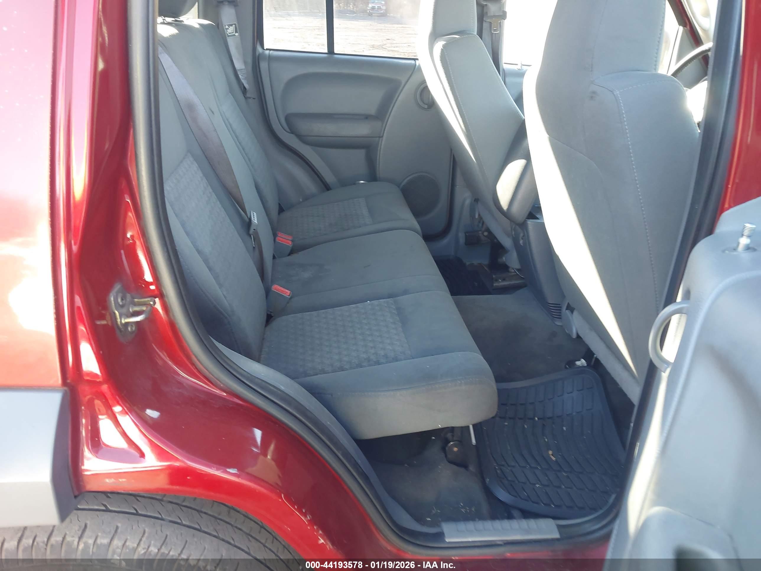 JEEP LIBERTY image 8