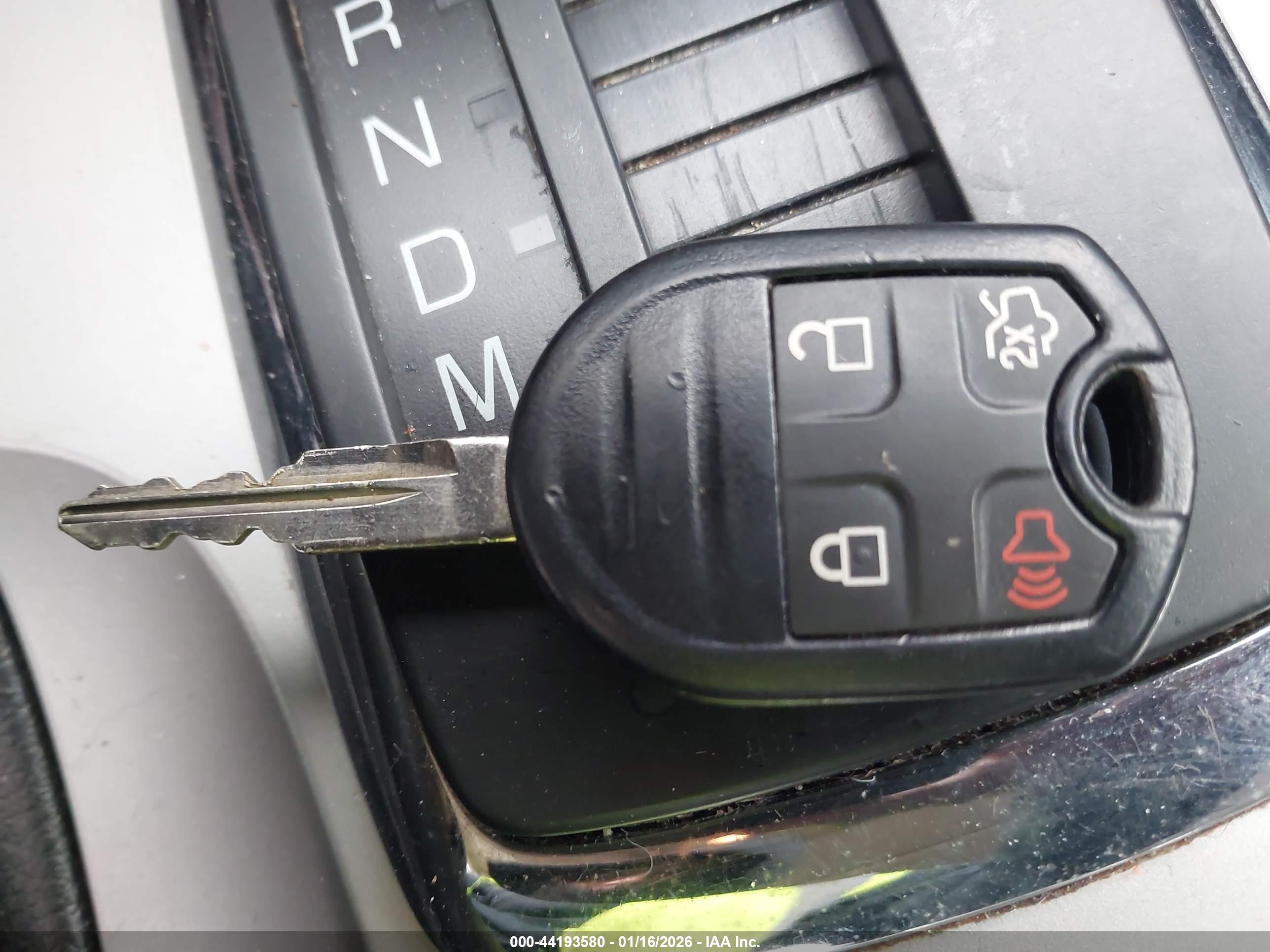 FORD FUSION image 11