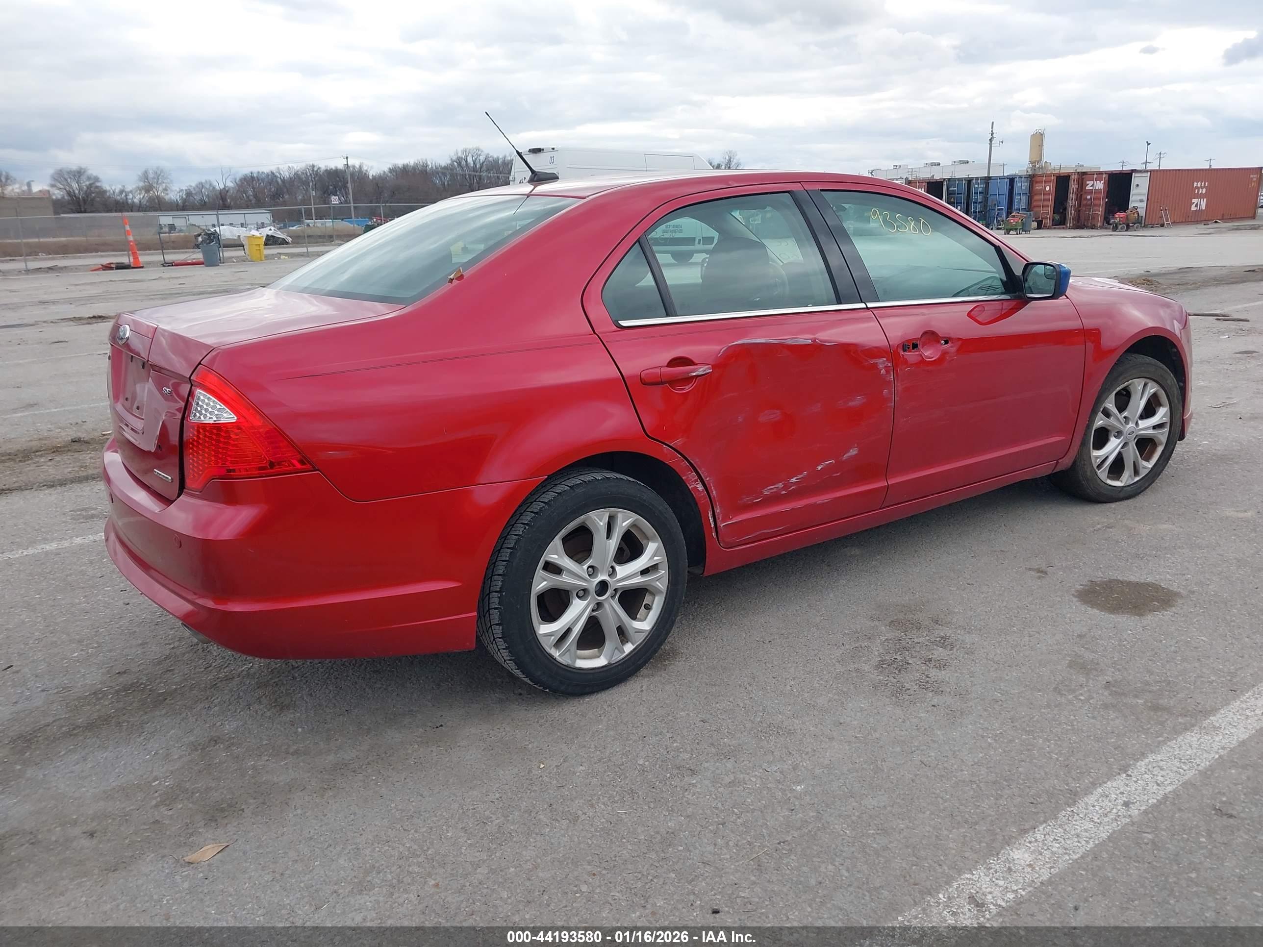 FORD FUSION image 4