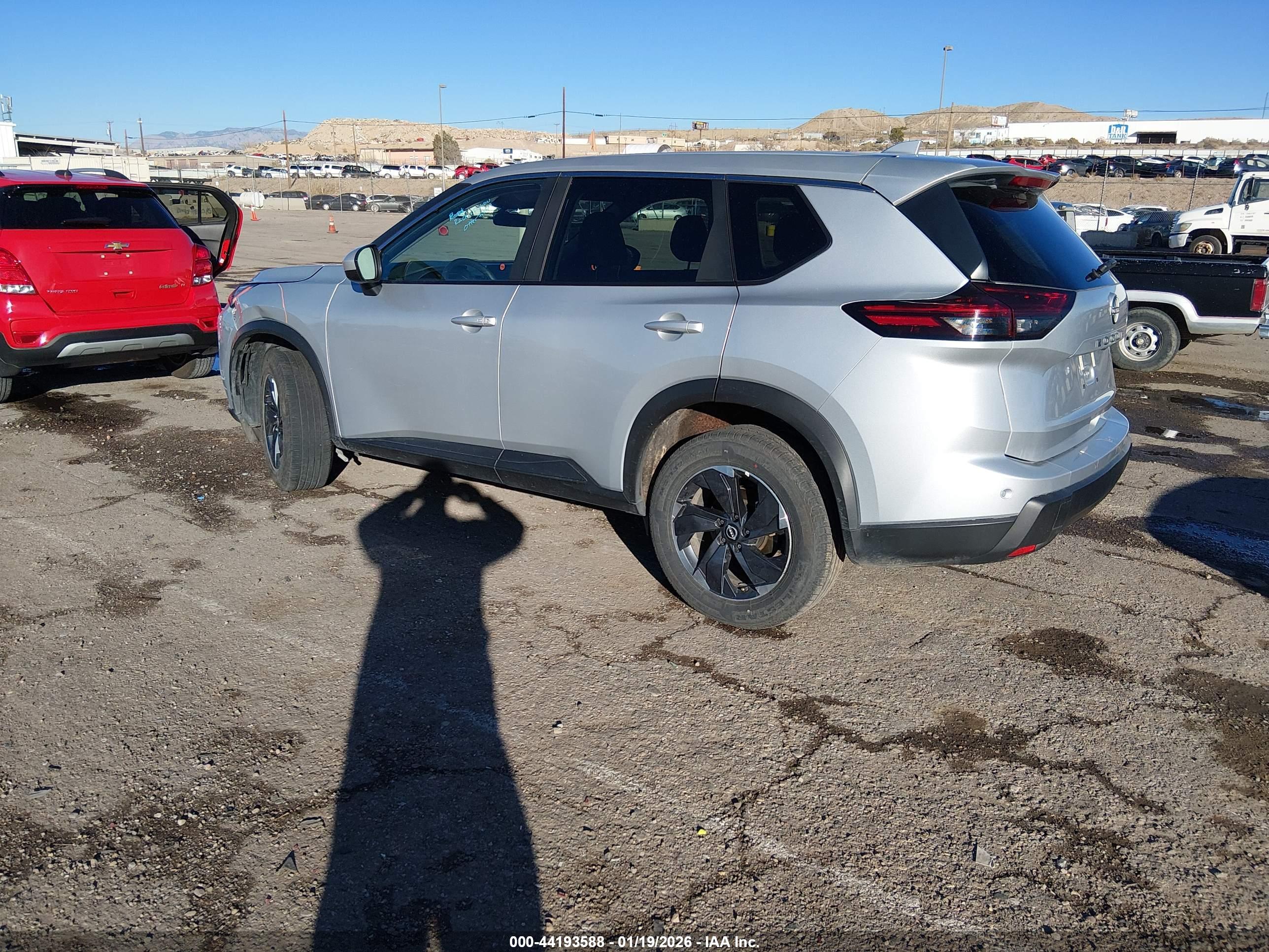 NISSAN ROGUE image 3