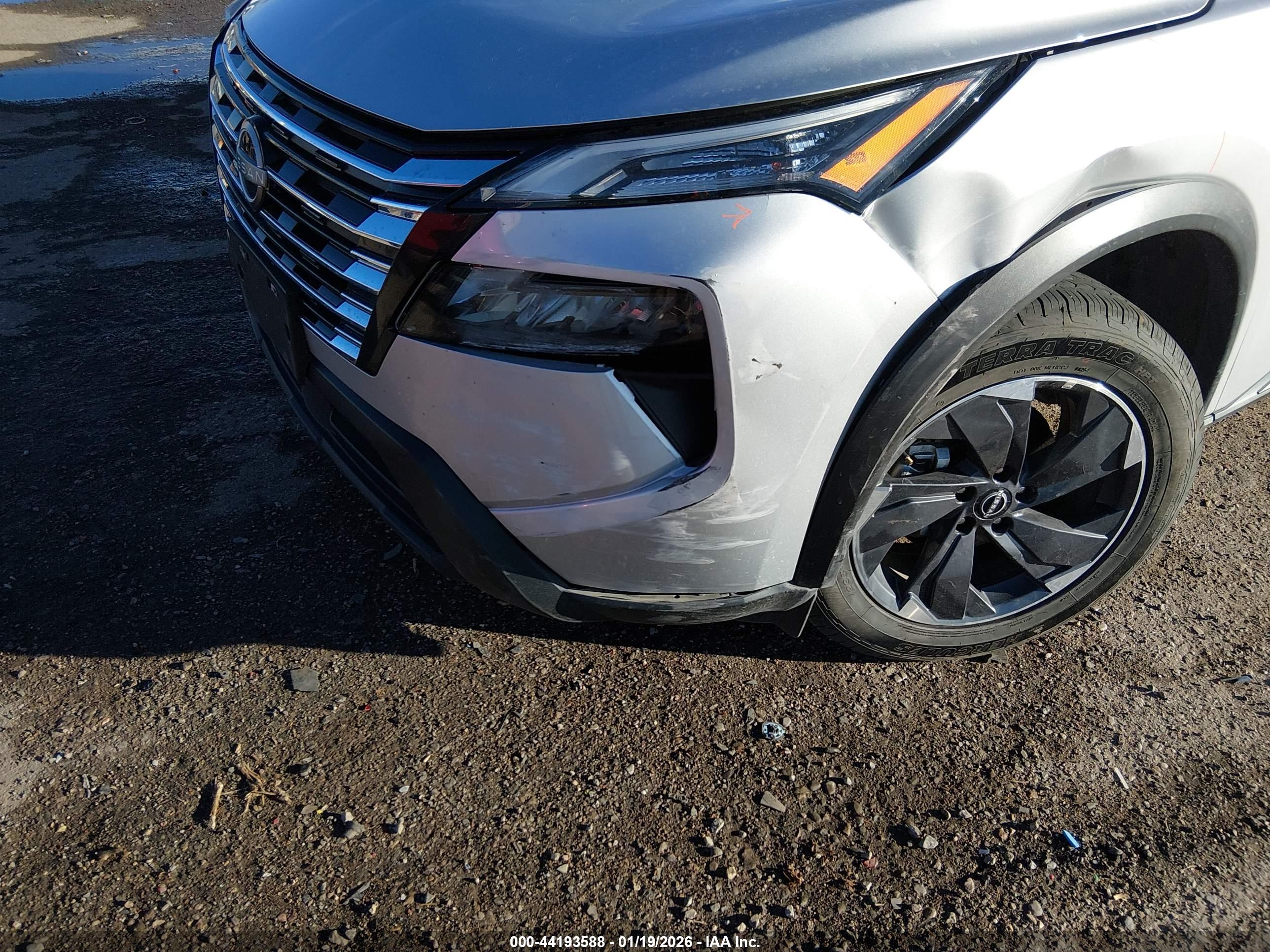 NISSAN ROGUE image 6