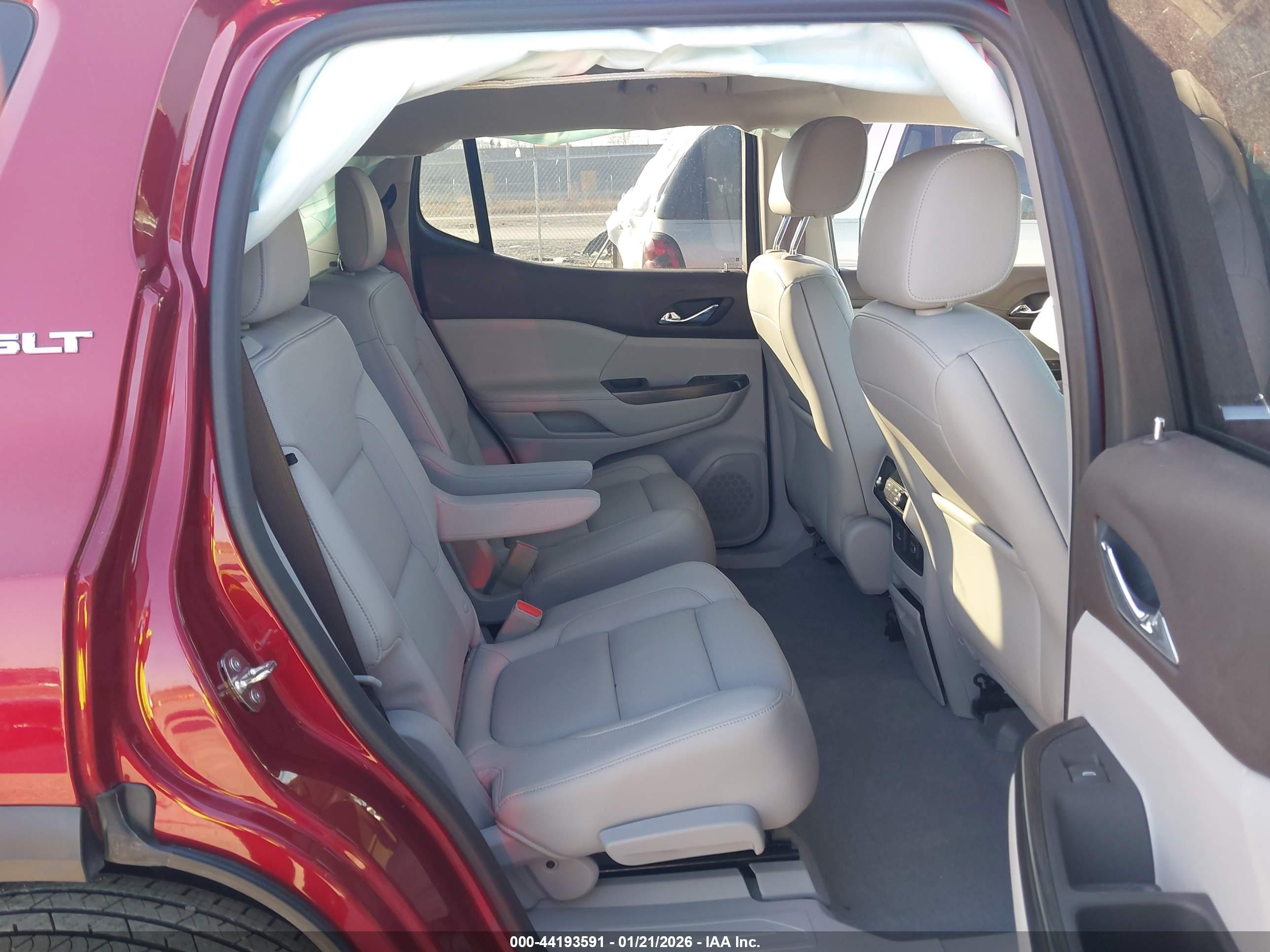 GMC ACADIA image 8
