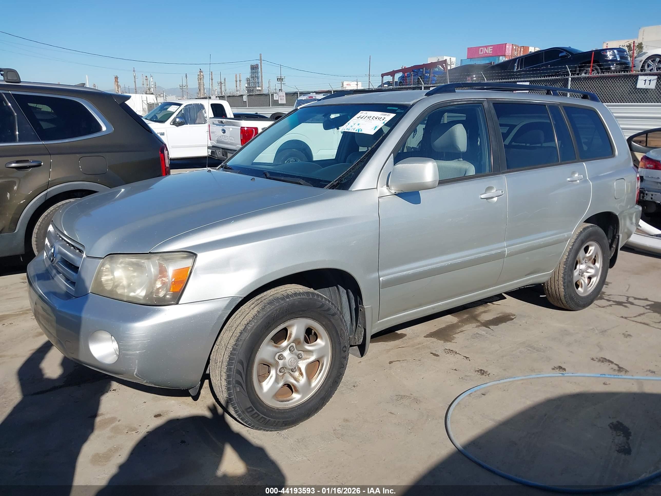 TOYOTA HIGHLANDER image 2
