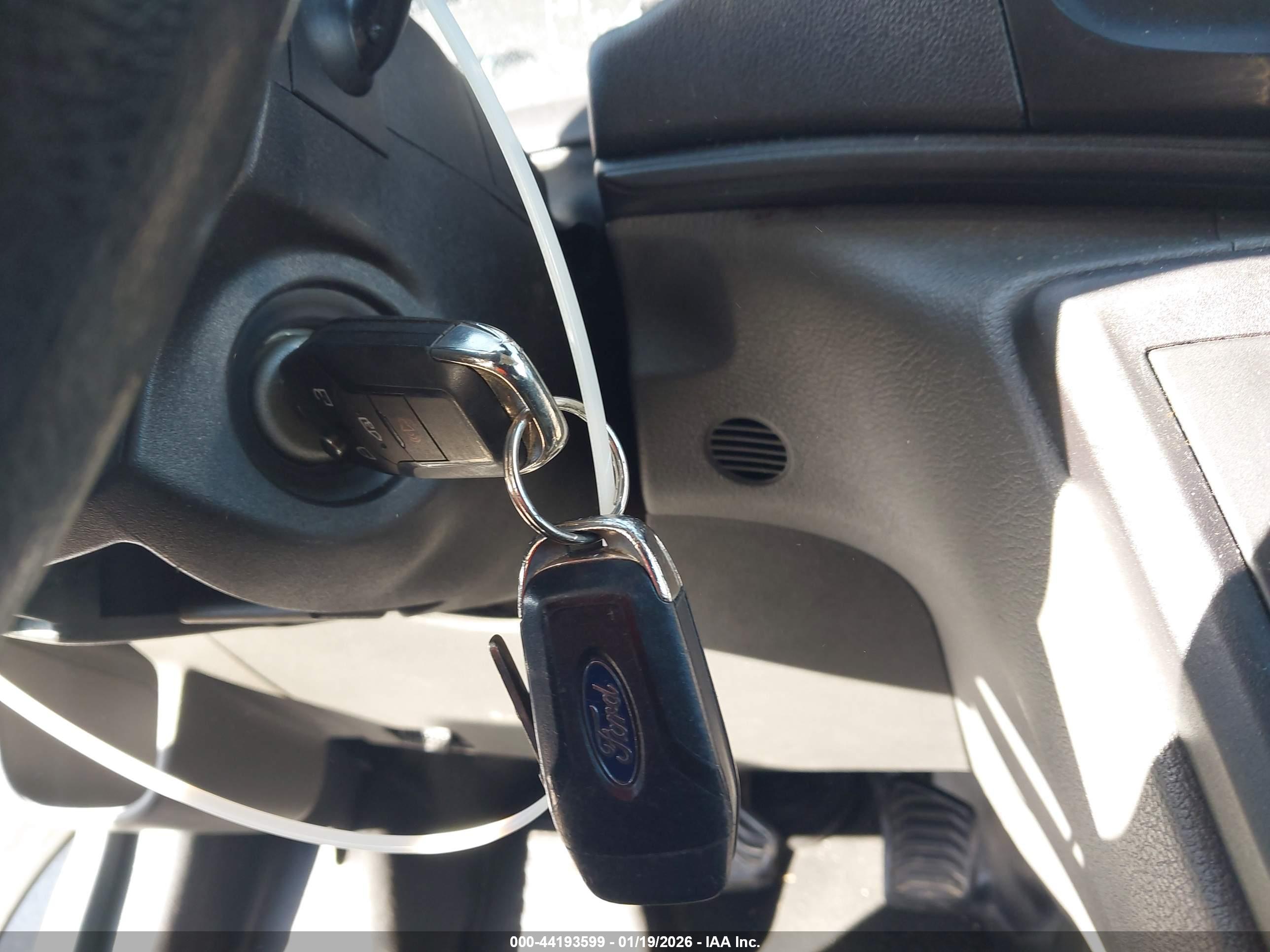 FORD TRANSIT image 11