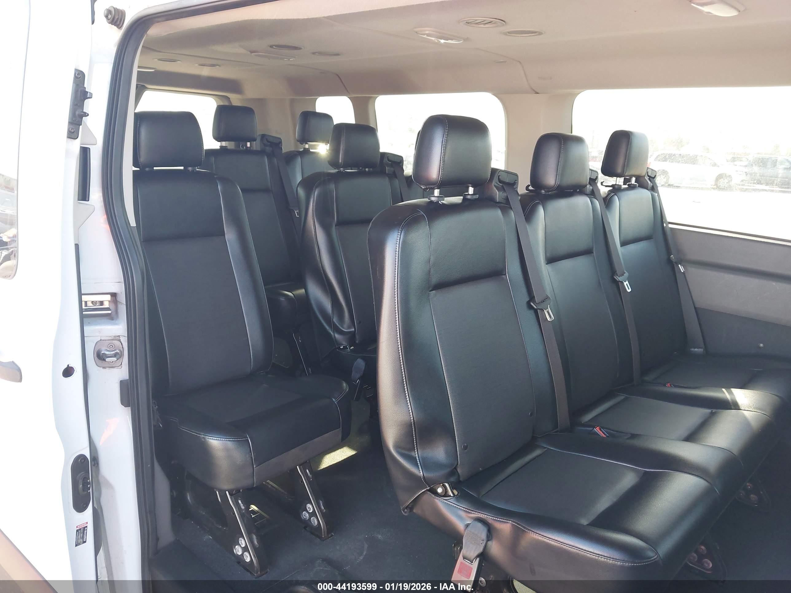 FORD TRANSIT image 8