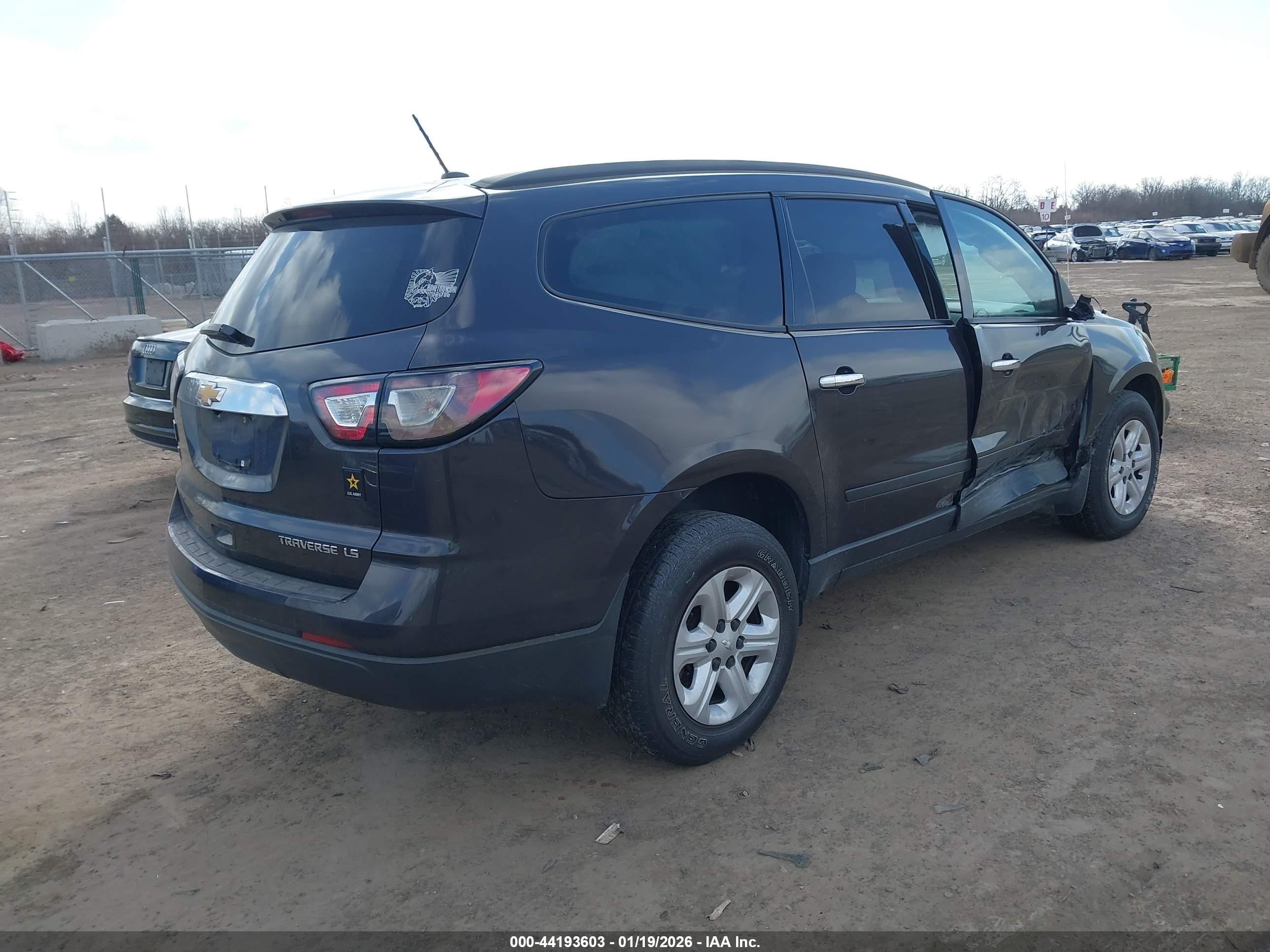 CHEVROLET TRAVERSE image 4