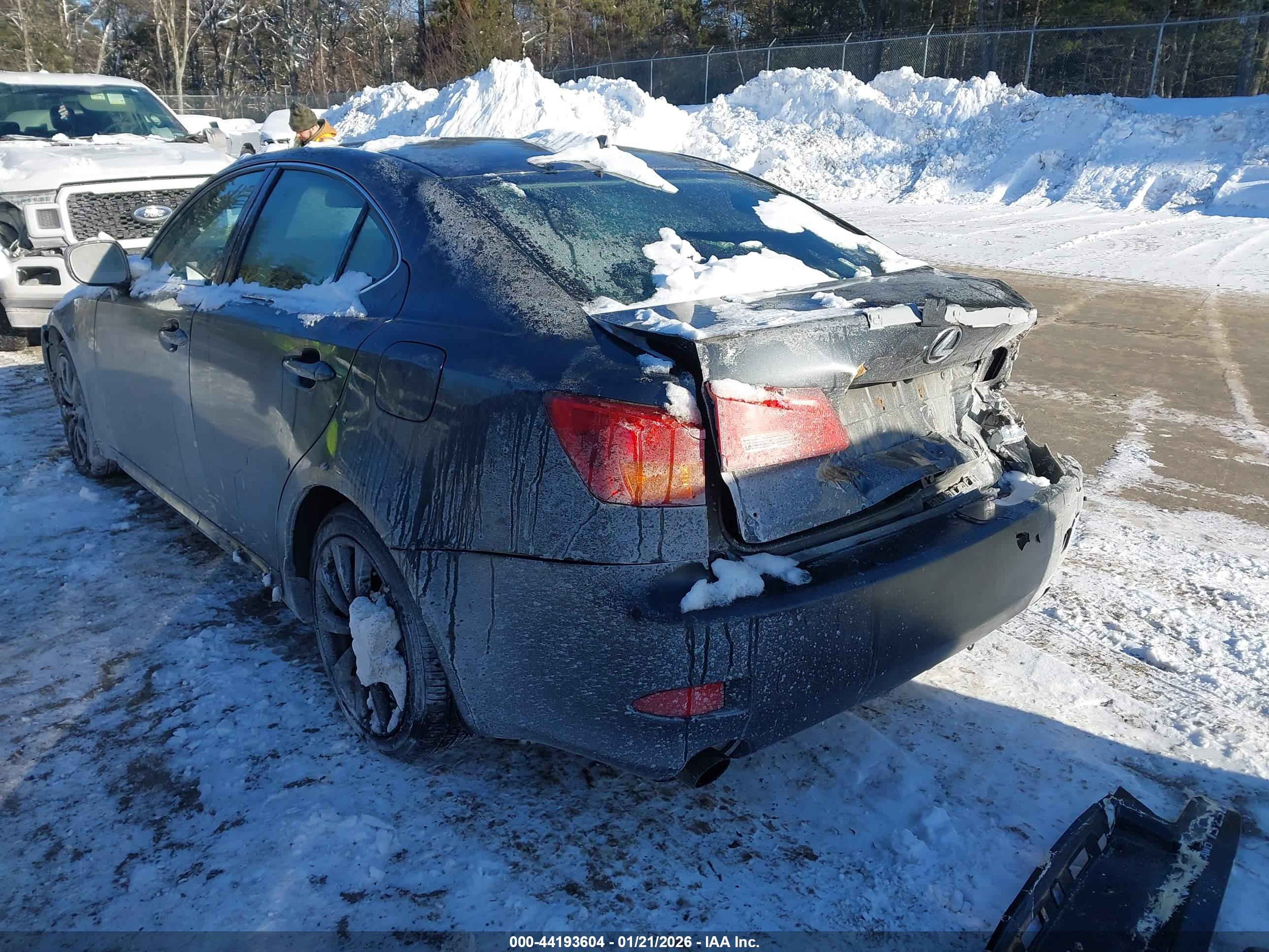 LEXUS IS image 3