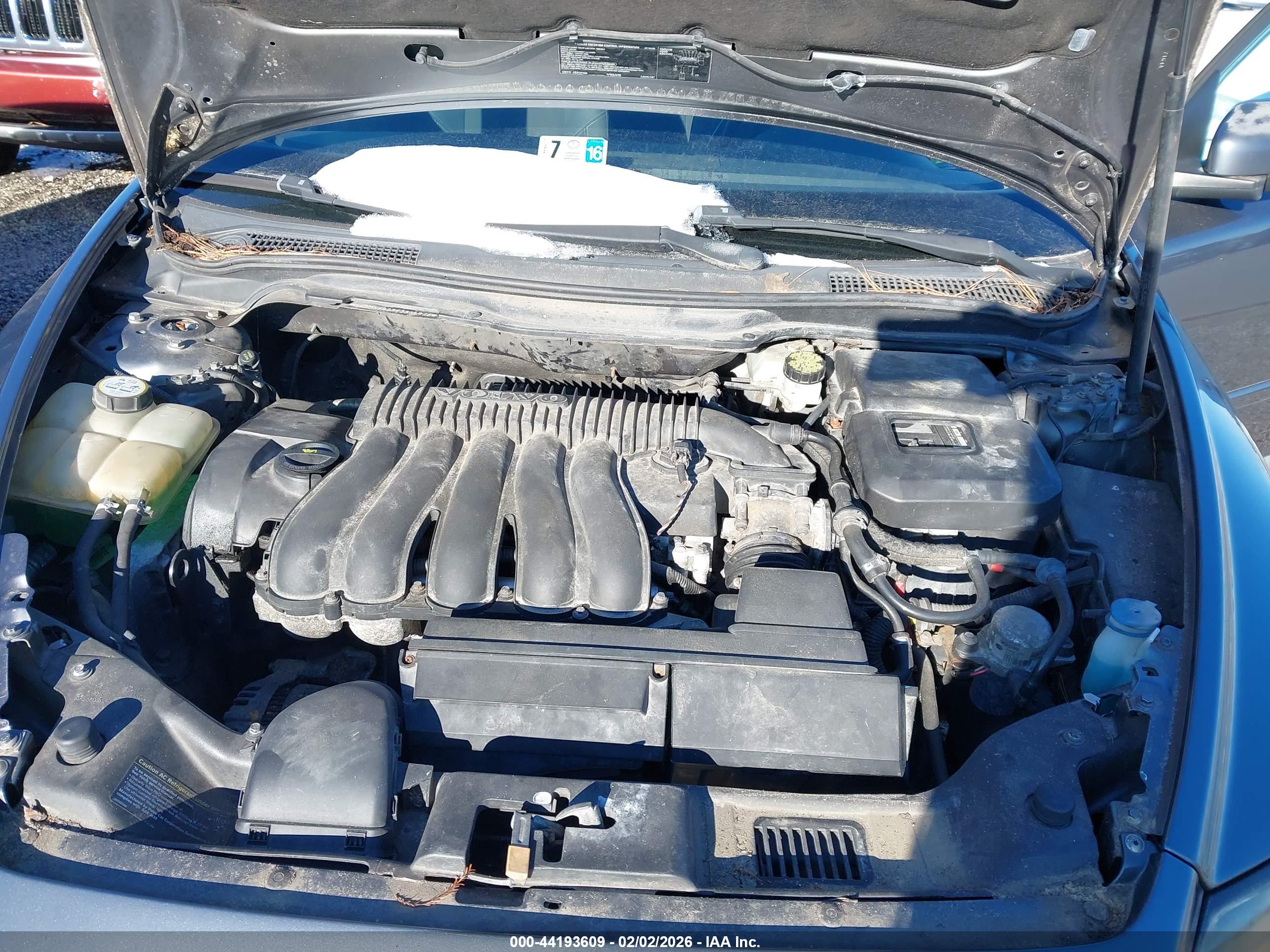 VOLVO S40 image 10