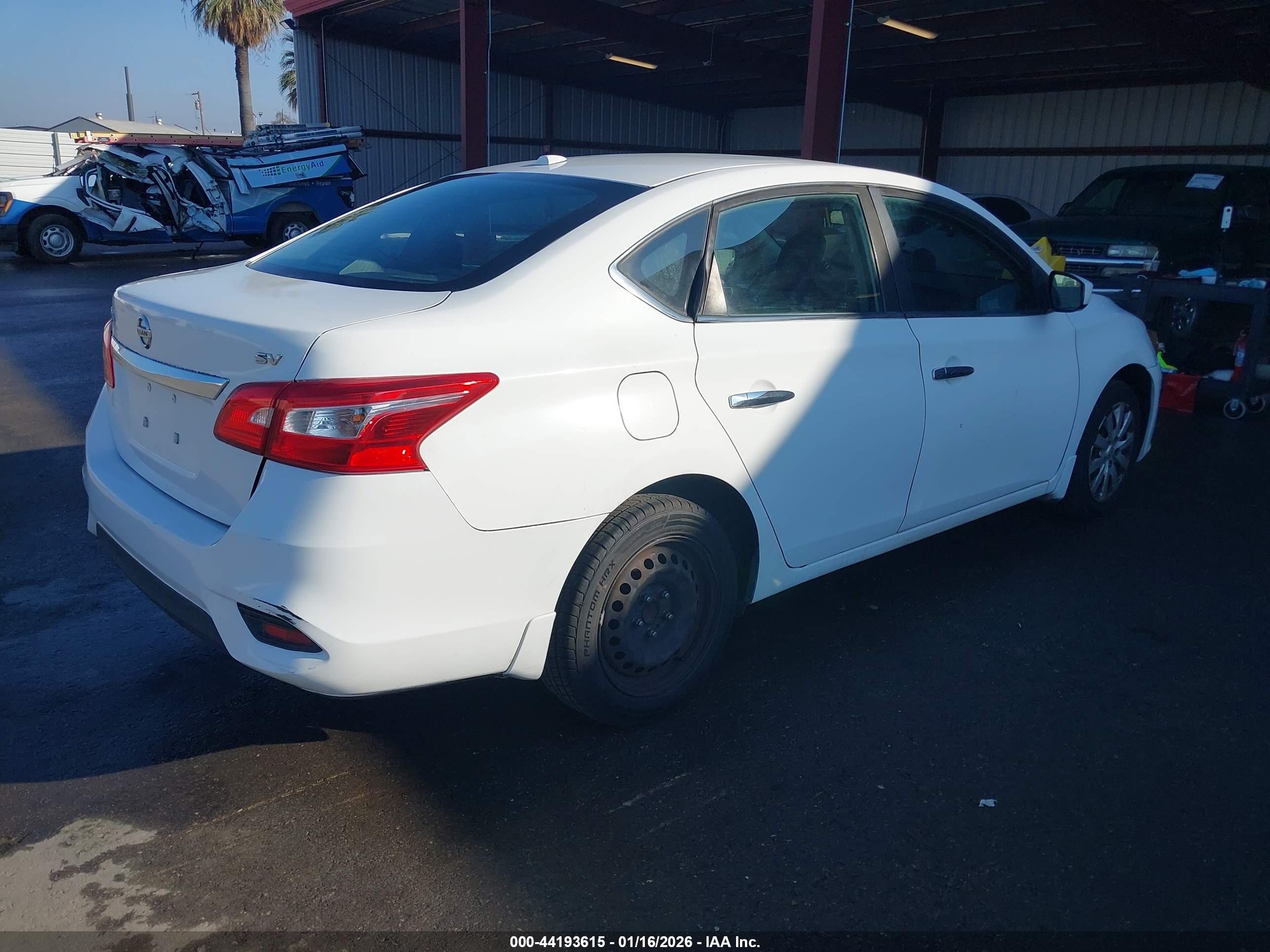 NISSAN SENTRA image 4