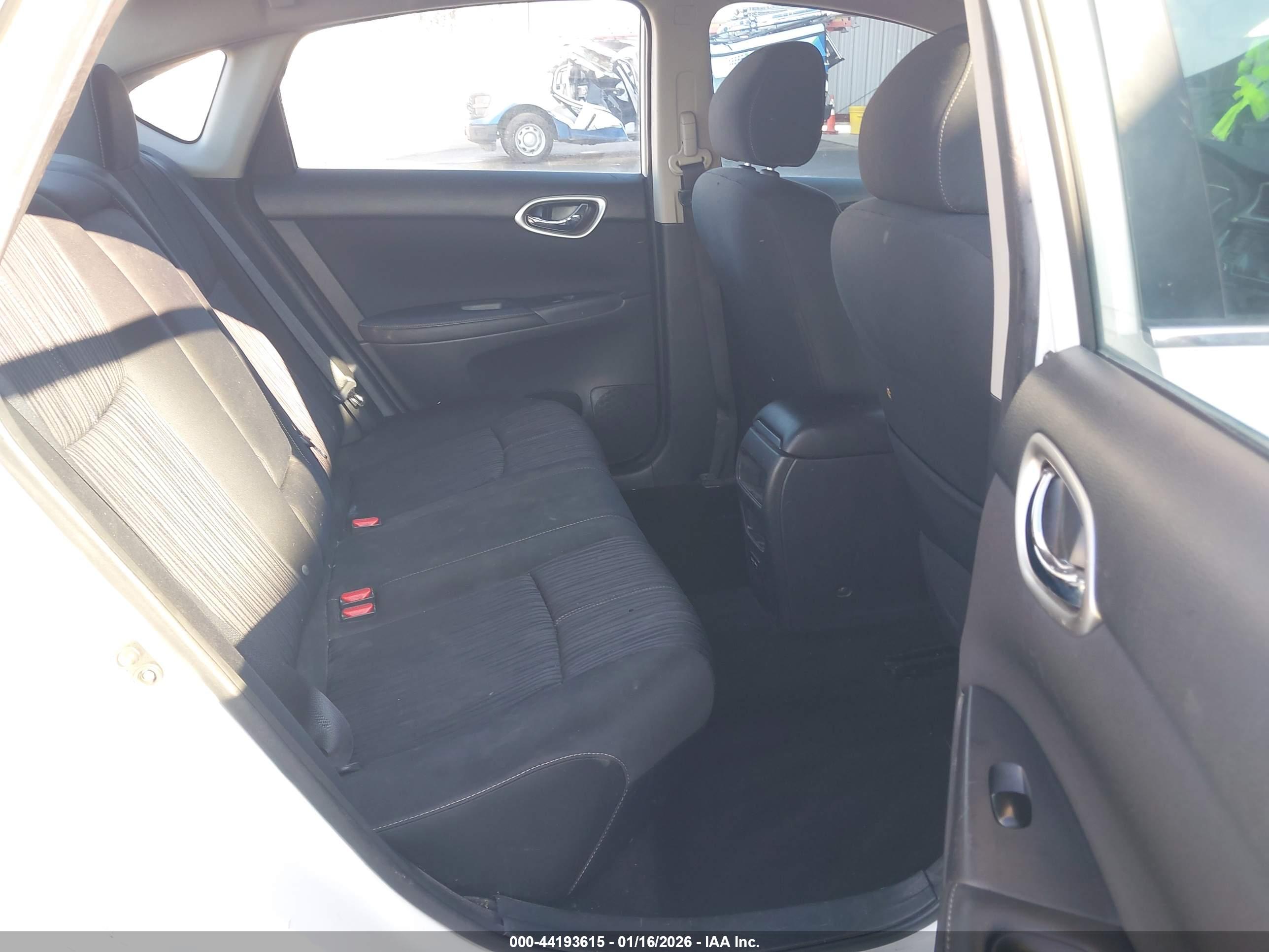 NISSAN SENTRA image 8