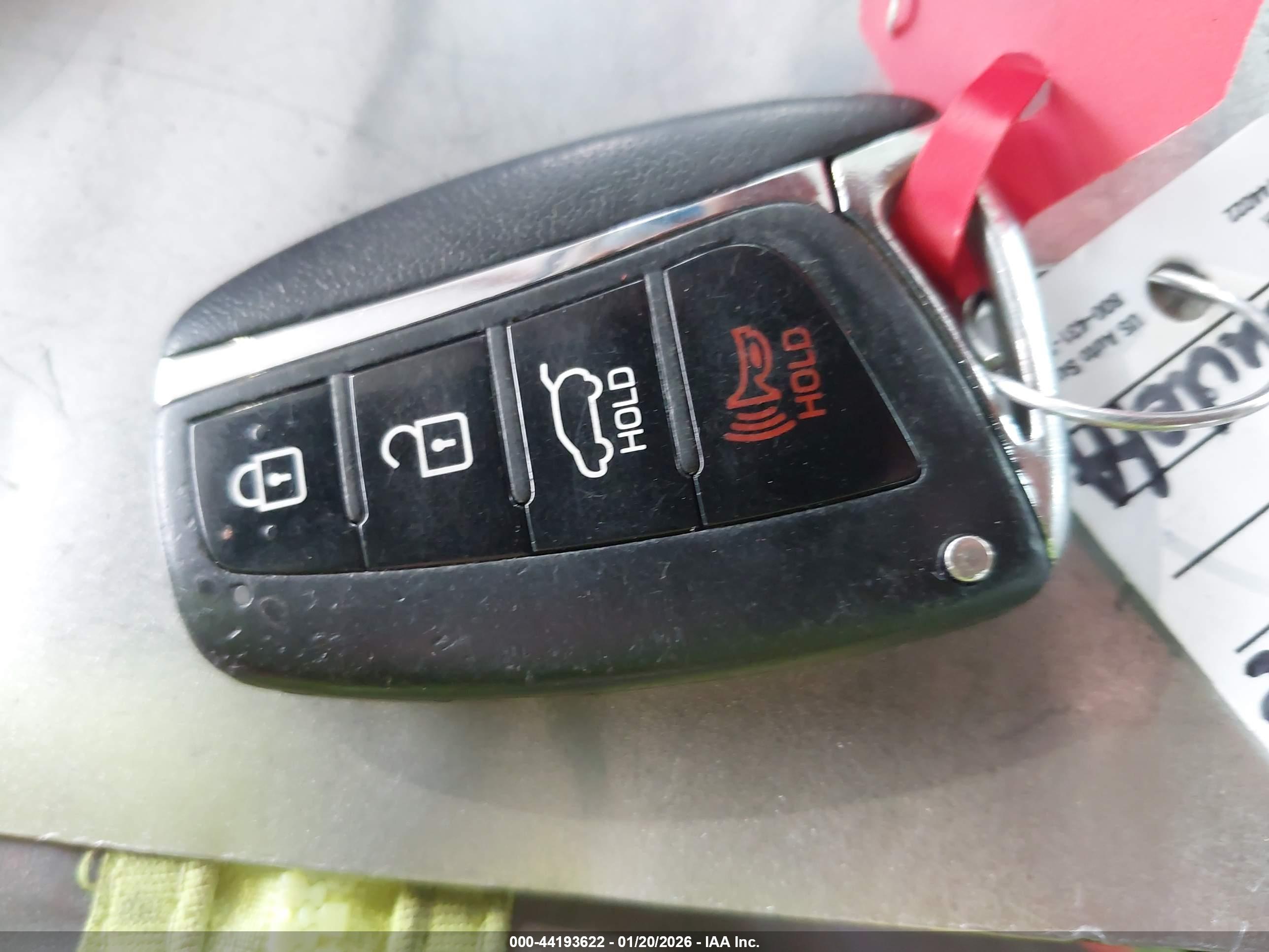 HYUNDAI SANTA image 11