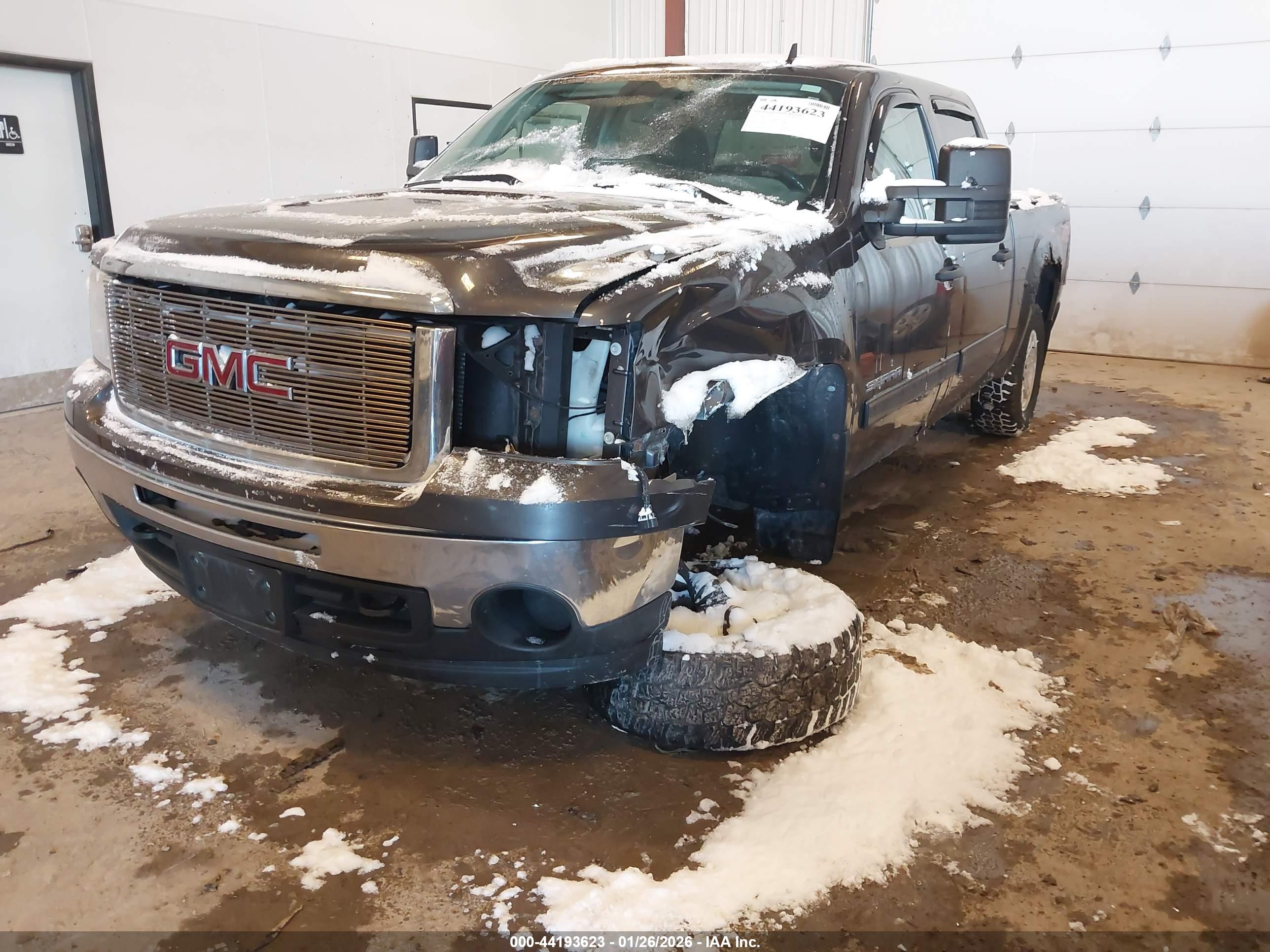 GMC SIERRA image 6