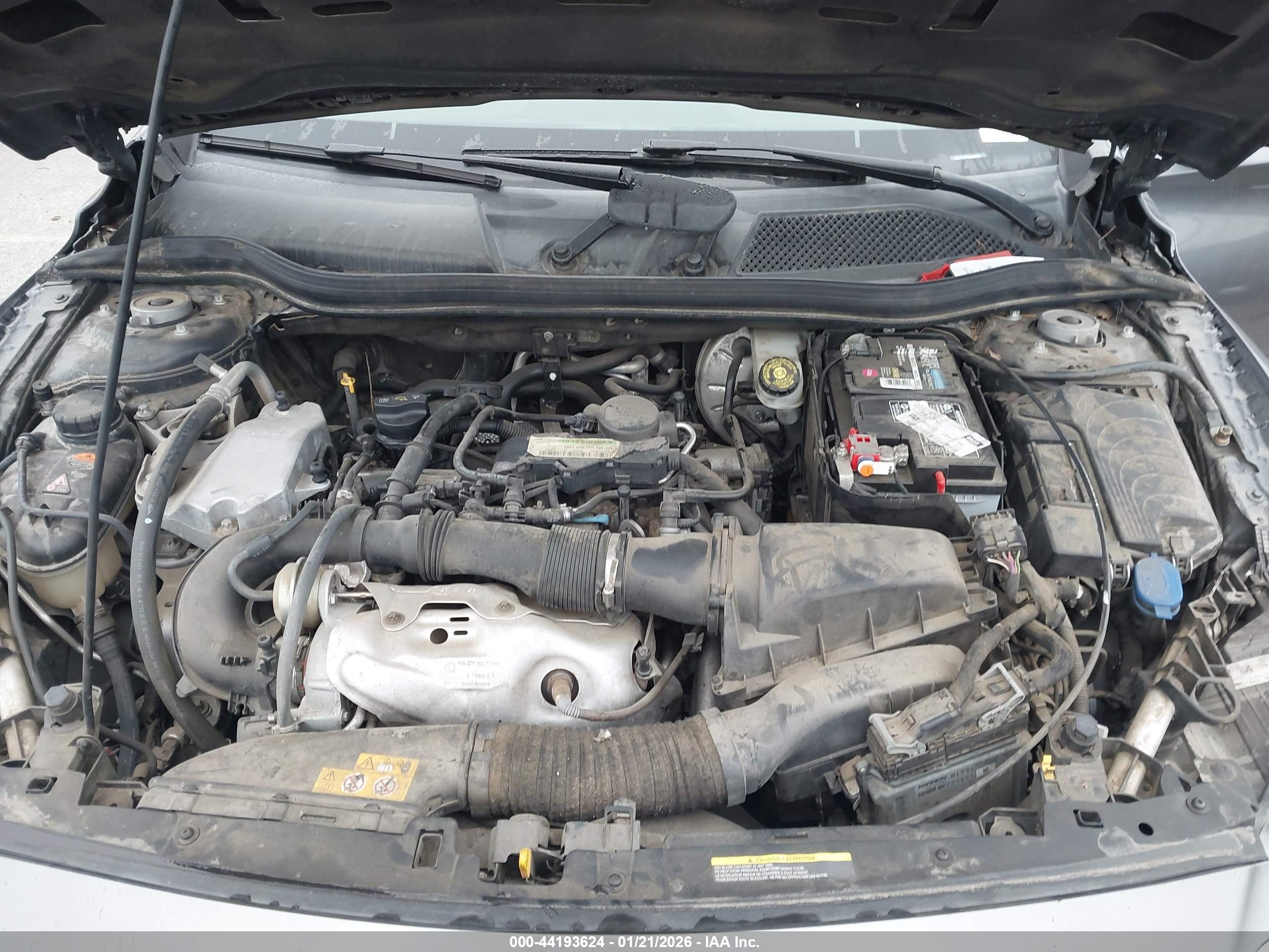 INFINITI QX30 image 10