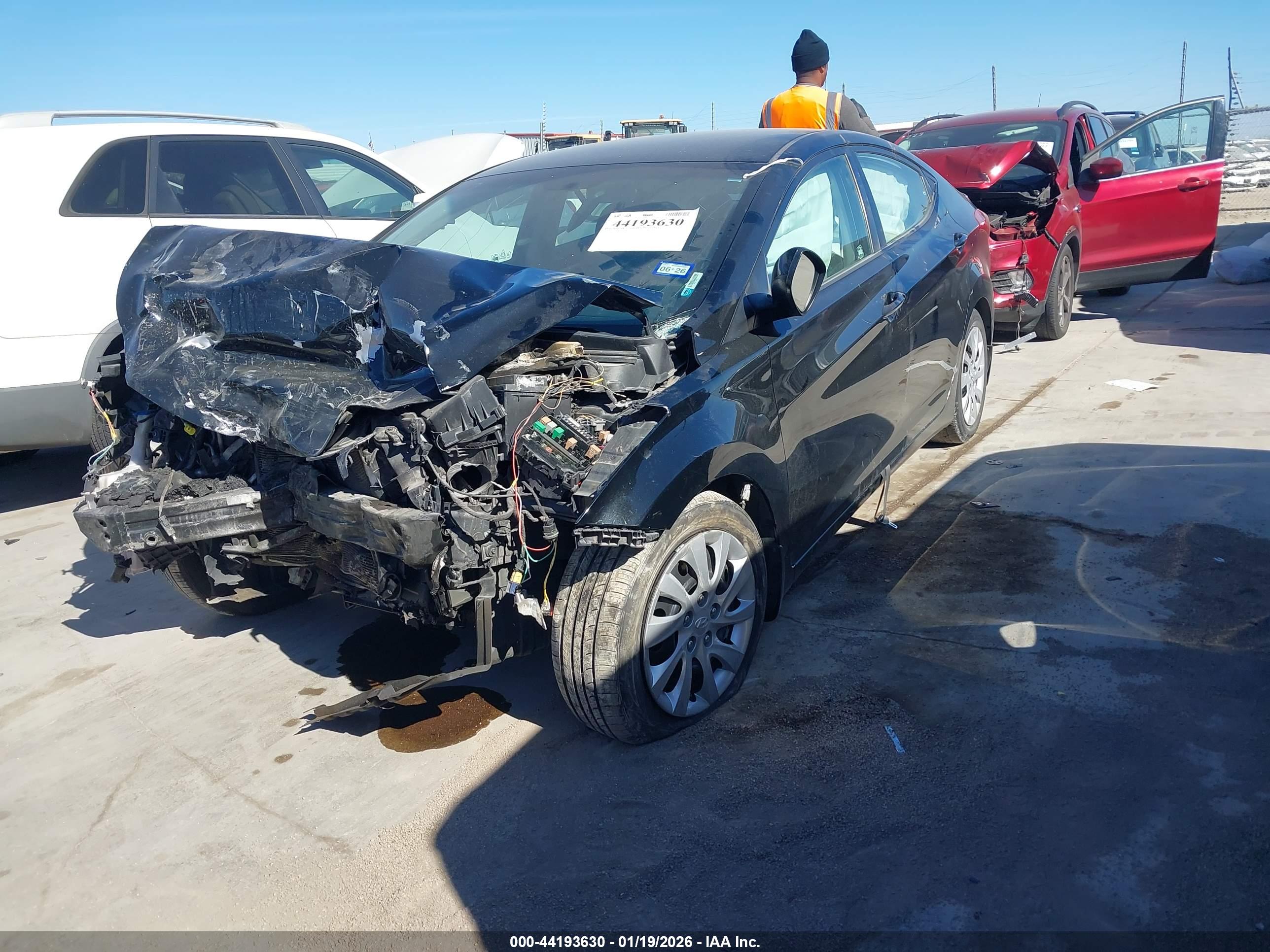 HYUNDAI ELANTRA image 2