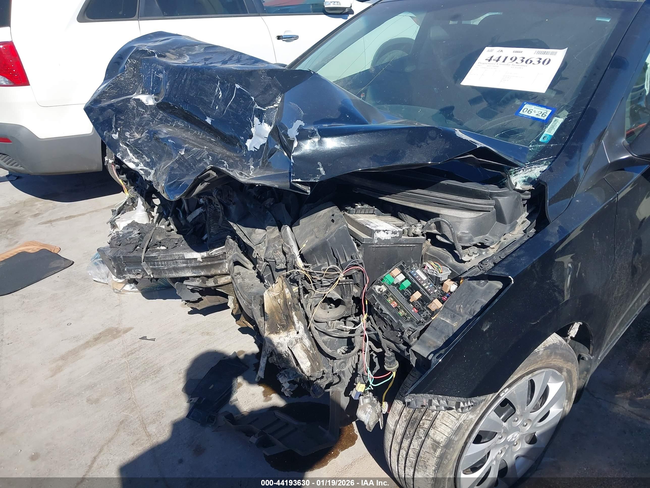 HYUNDAI ELANTRA image 6