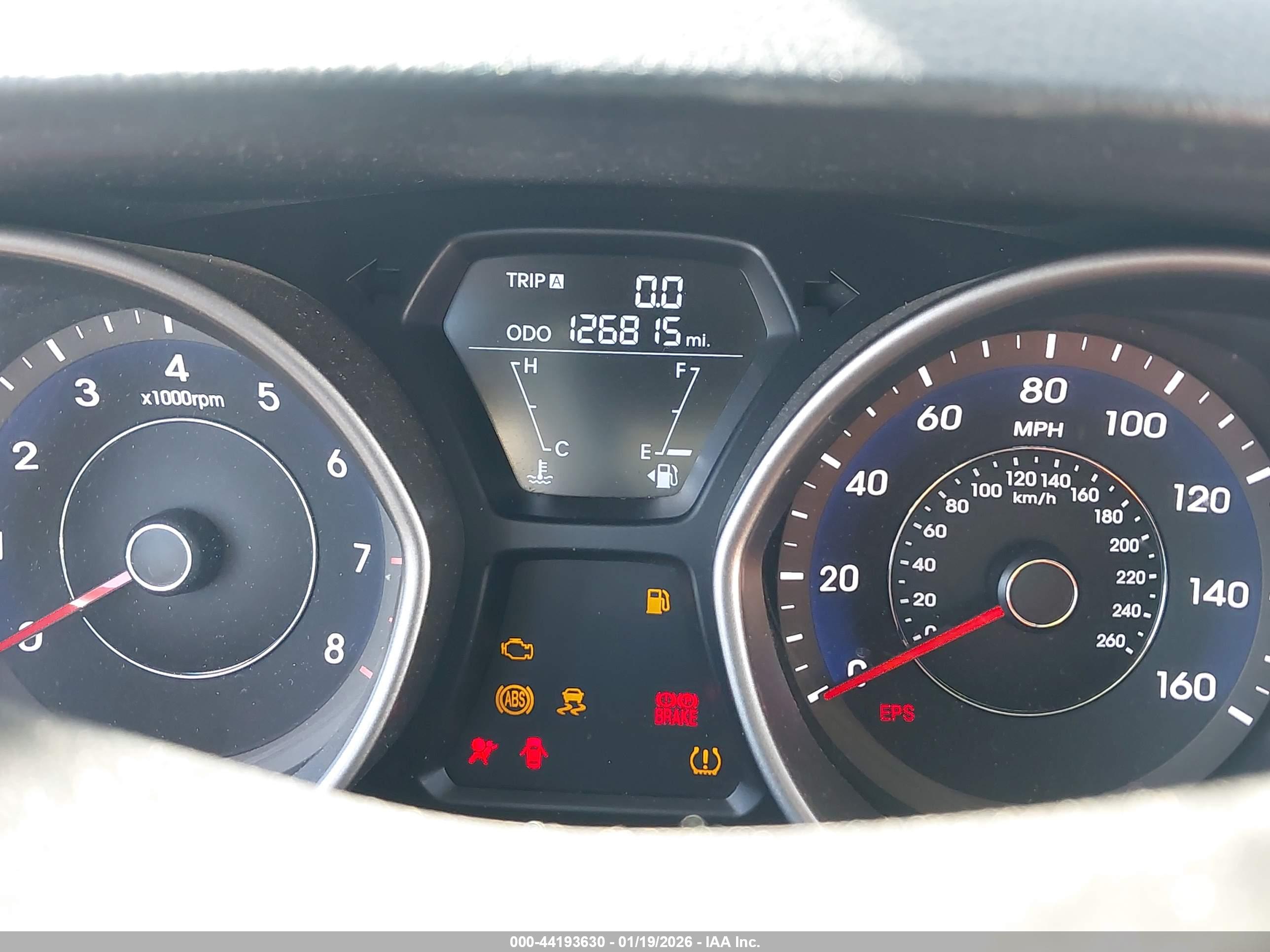 HYUNDAI ELANTRA image 7