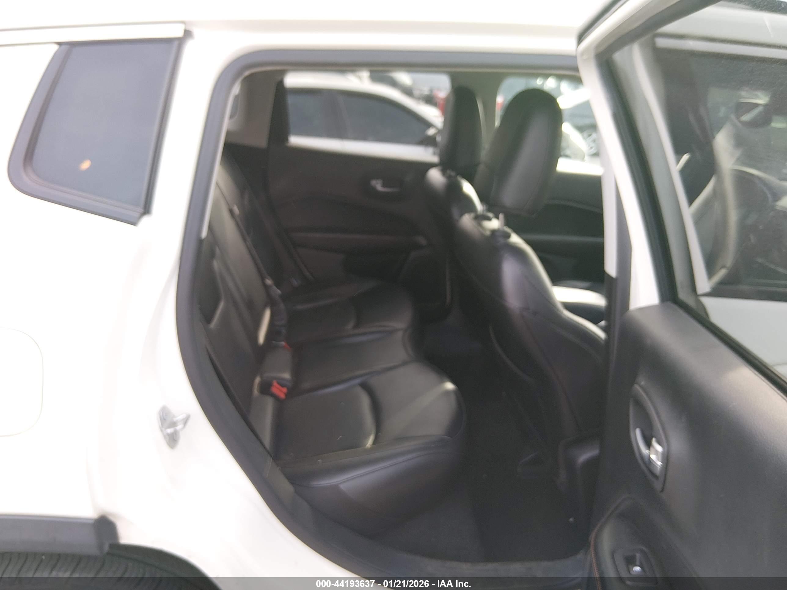 JEEP COMPASS image 8