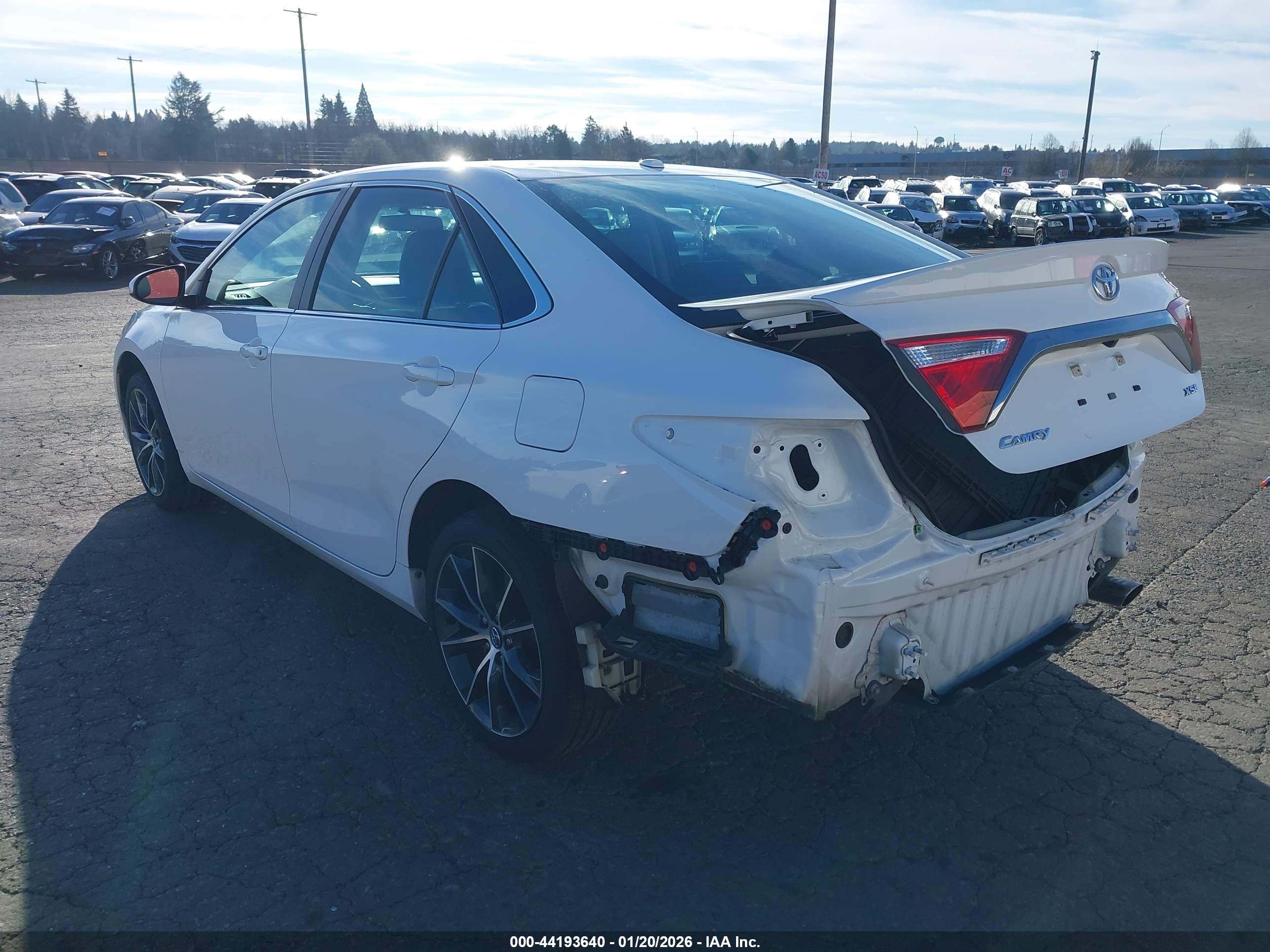 TOYOTA CAMRY image 3