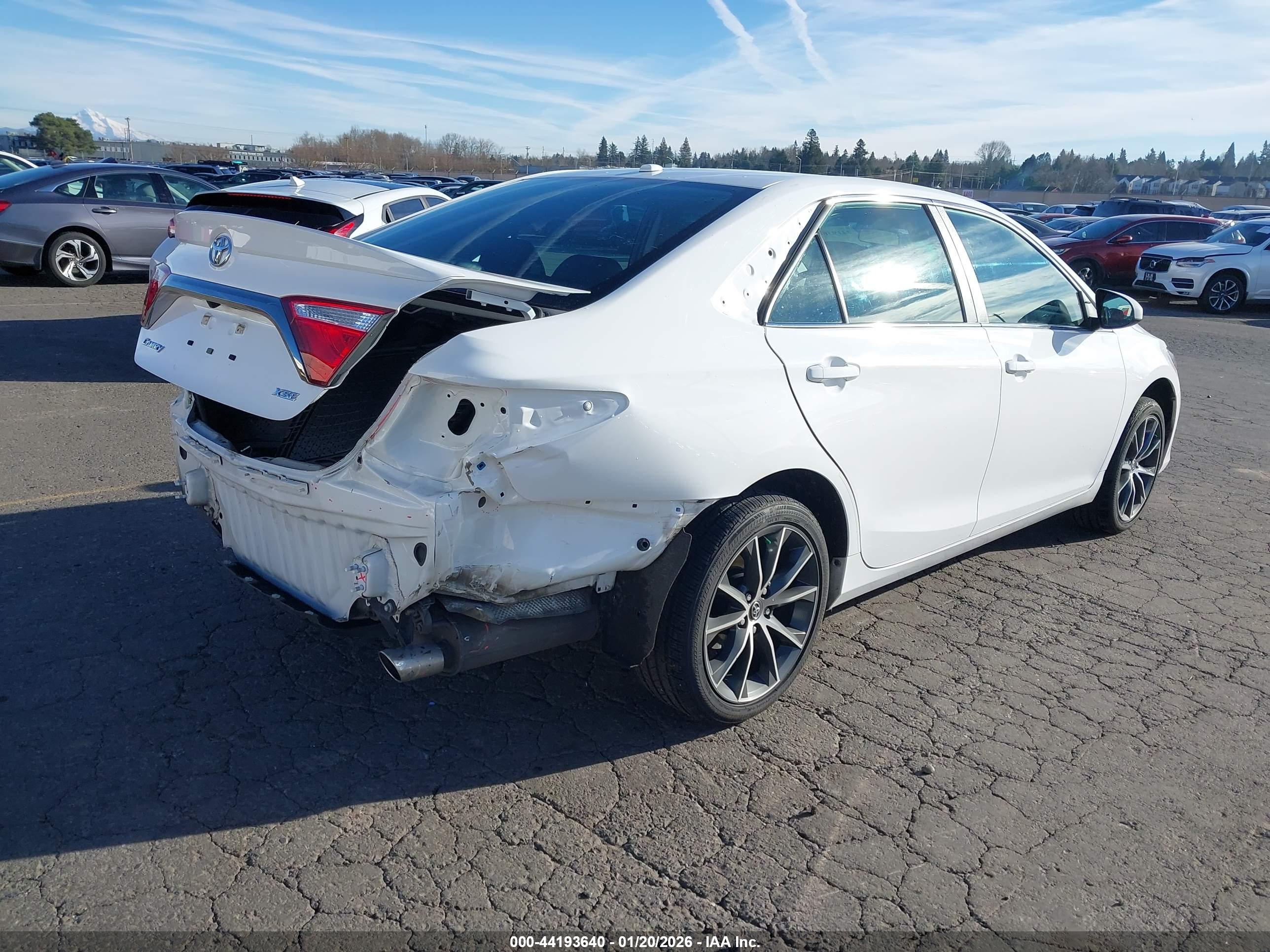 TOYOTA CAMRY image 4
