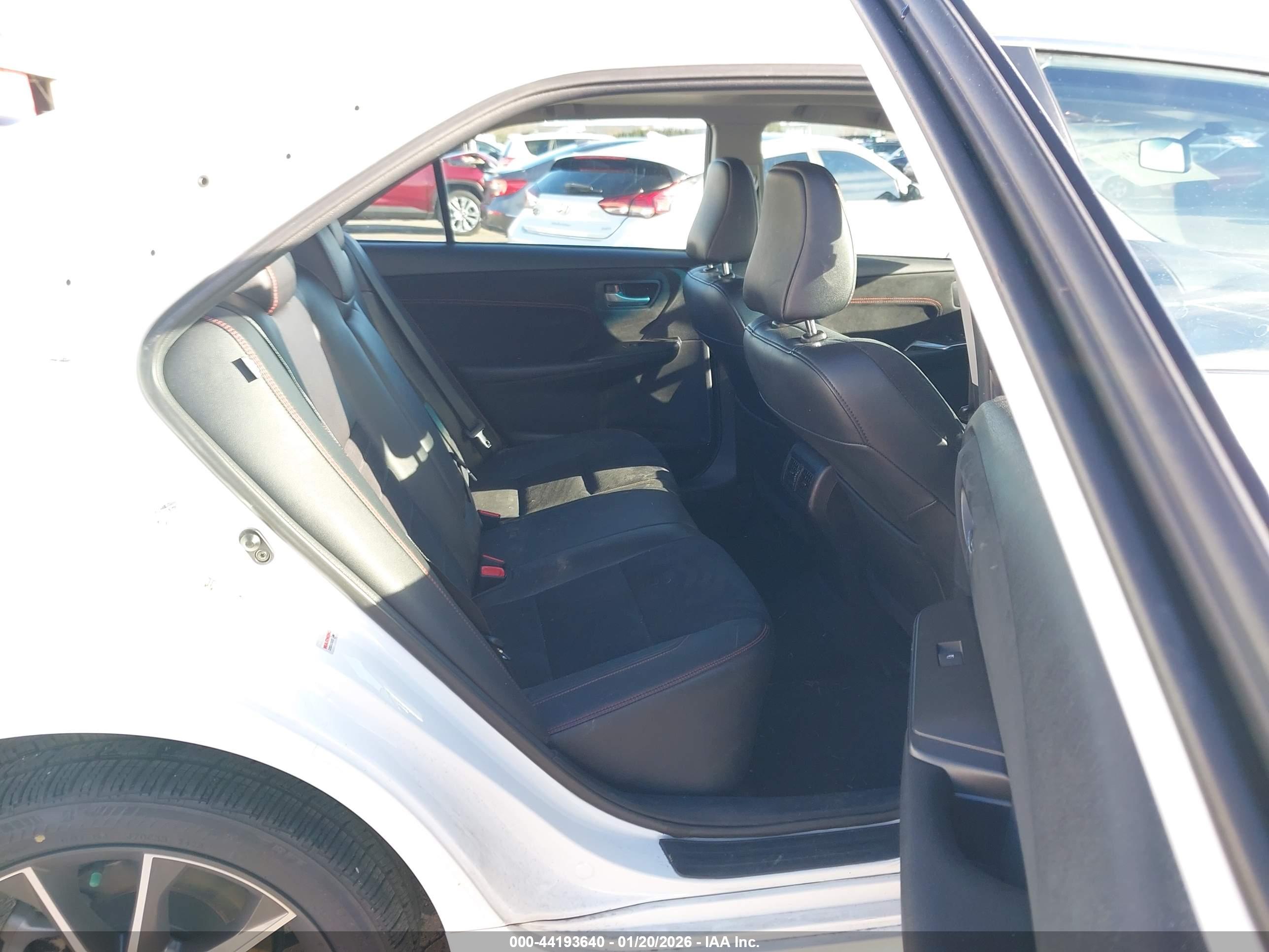TOYOTA CAMRY image 8