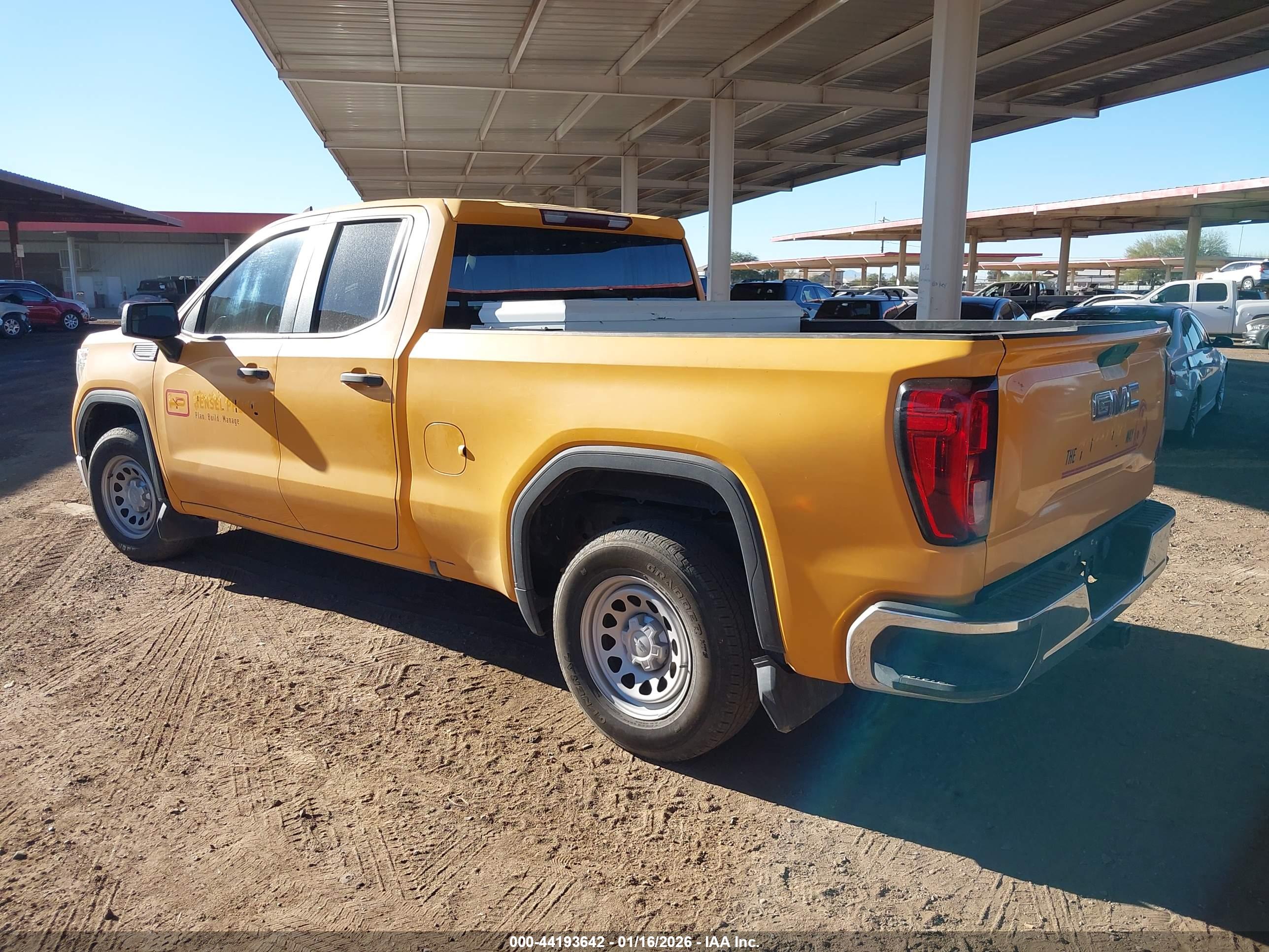 GMC SIERRA image 3