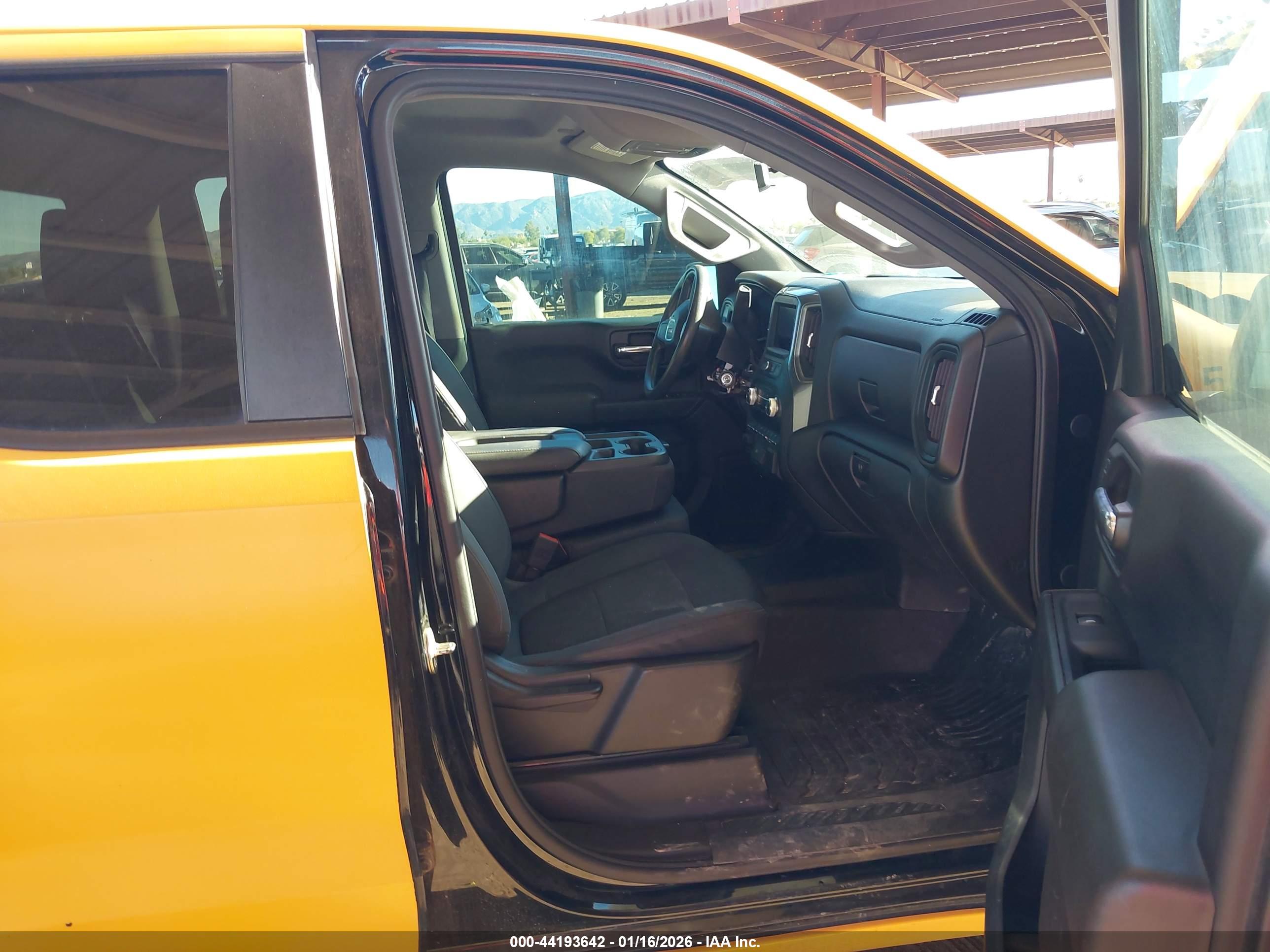 GMC SIERRA image 5