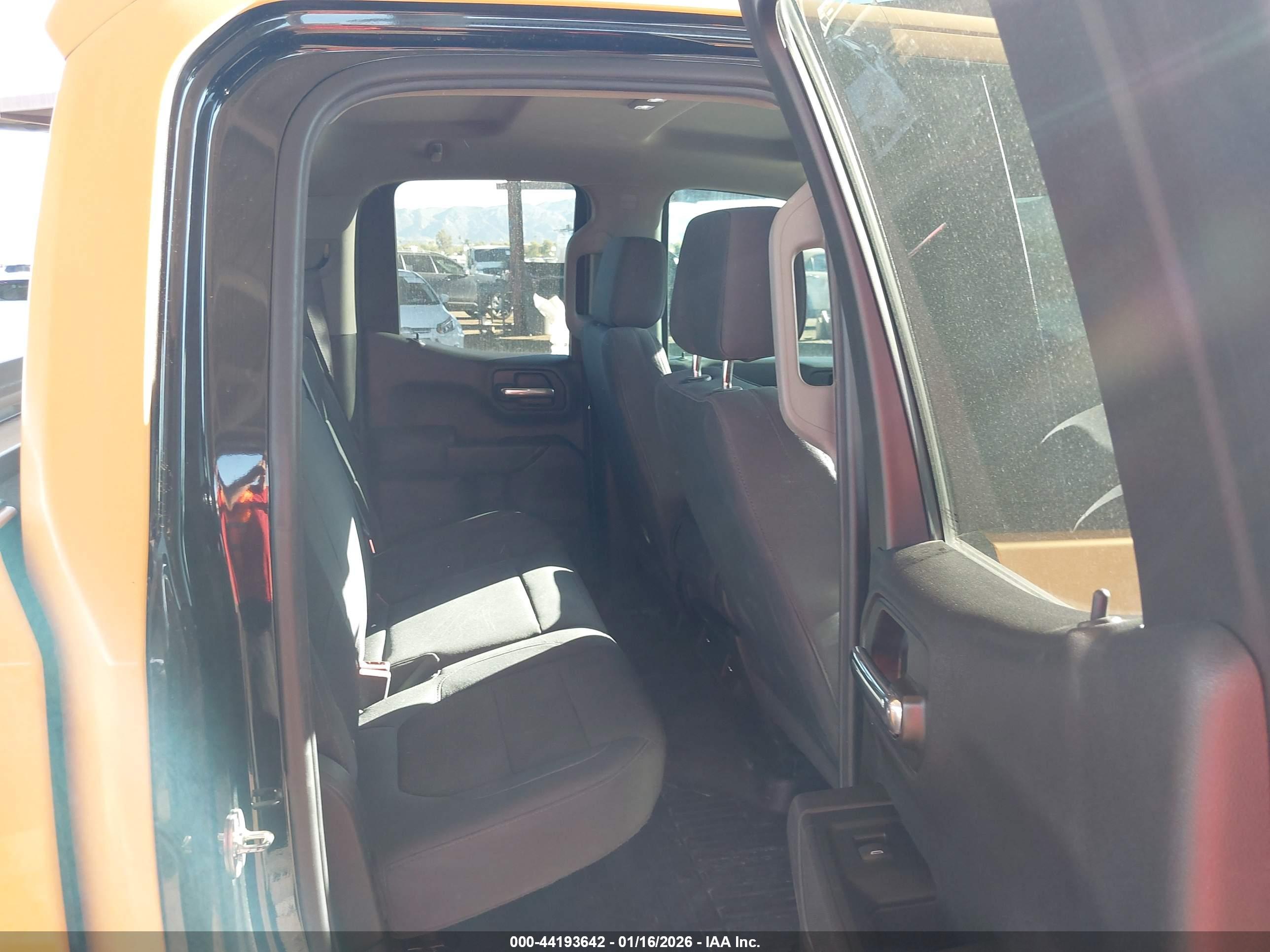 GMC SIERRA image 8