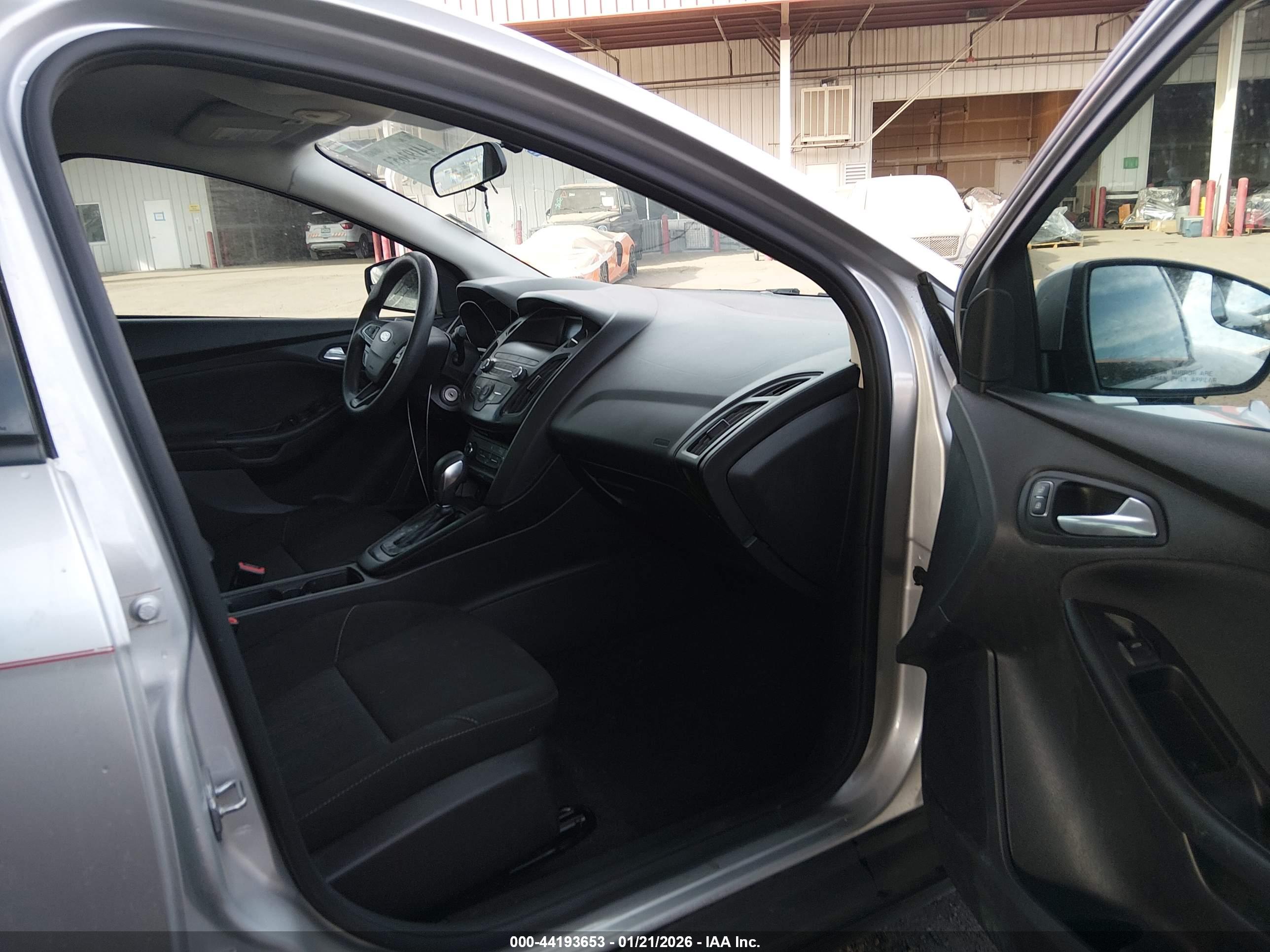 FORD FOCUS image 5