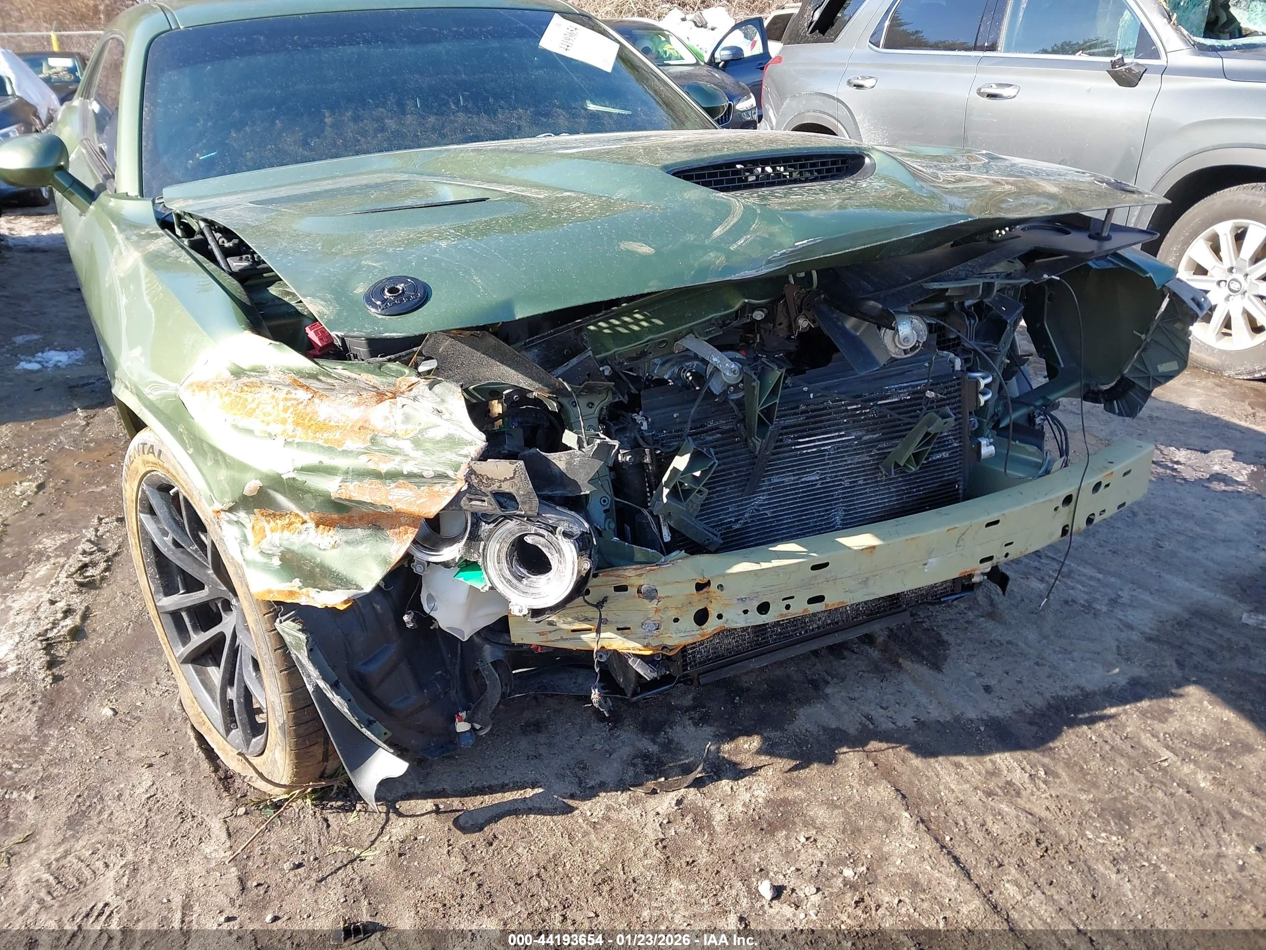 DODGE CHALLENGER image 6