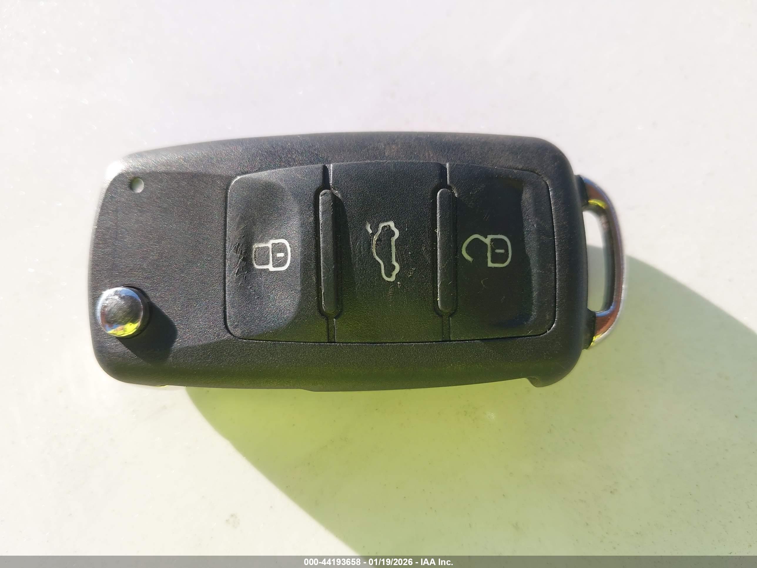 VOLKSWAGEN PASSAT image 11