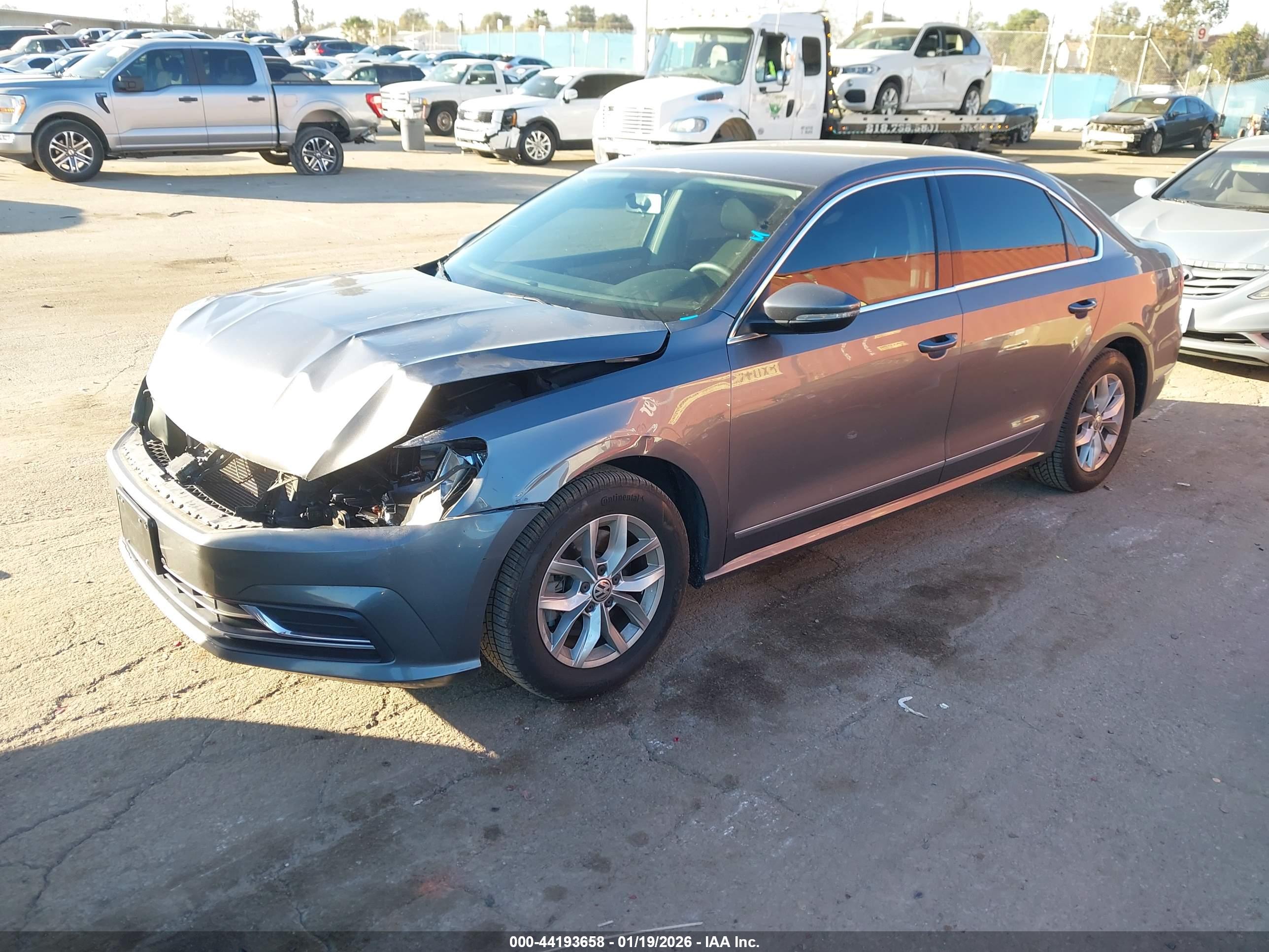 VOLKSWAGEN PASSAT image 2