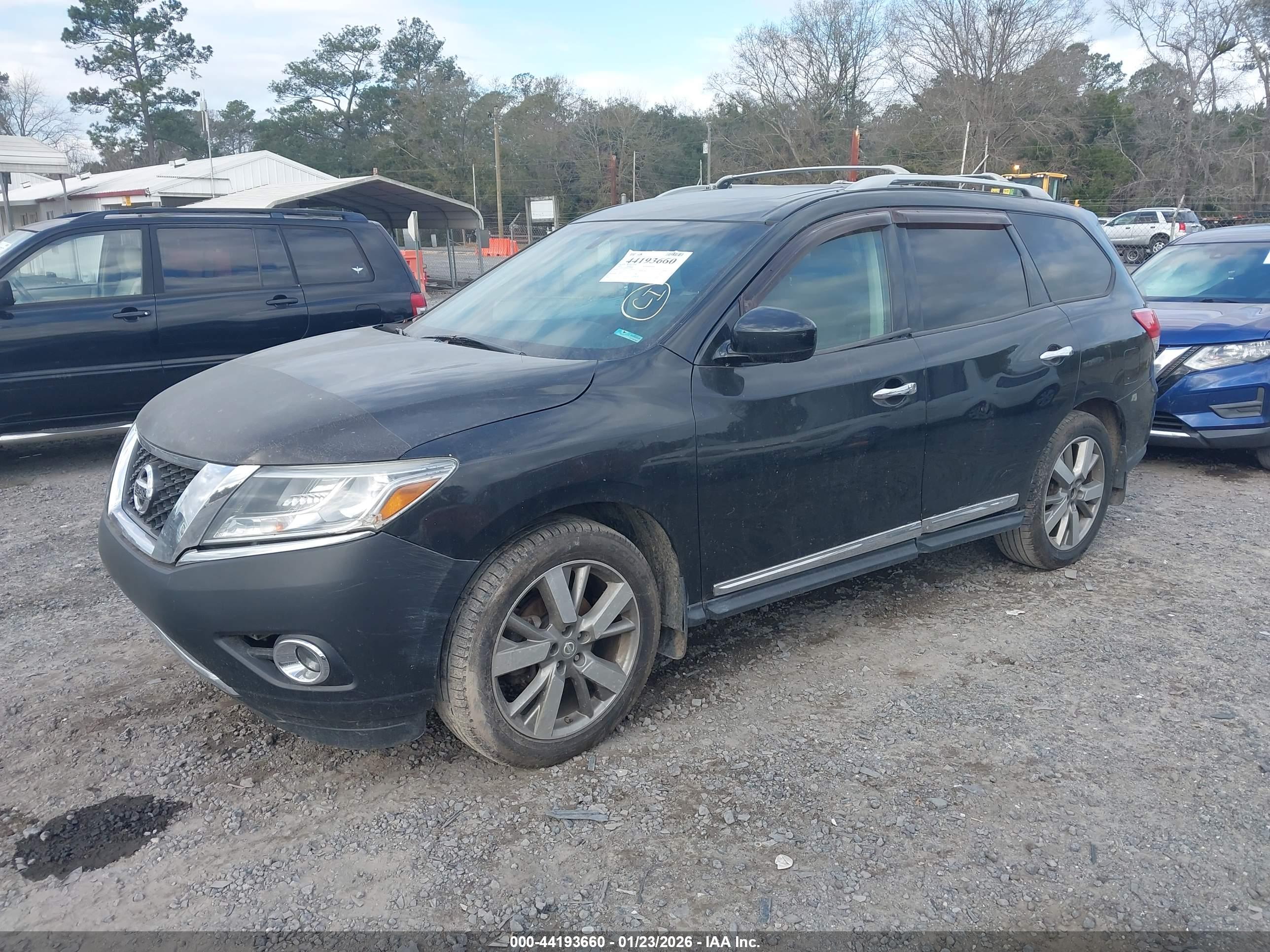 NISSAN PATHFINDER image 2