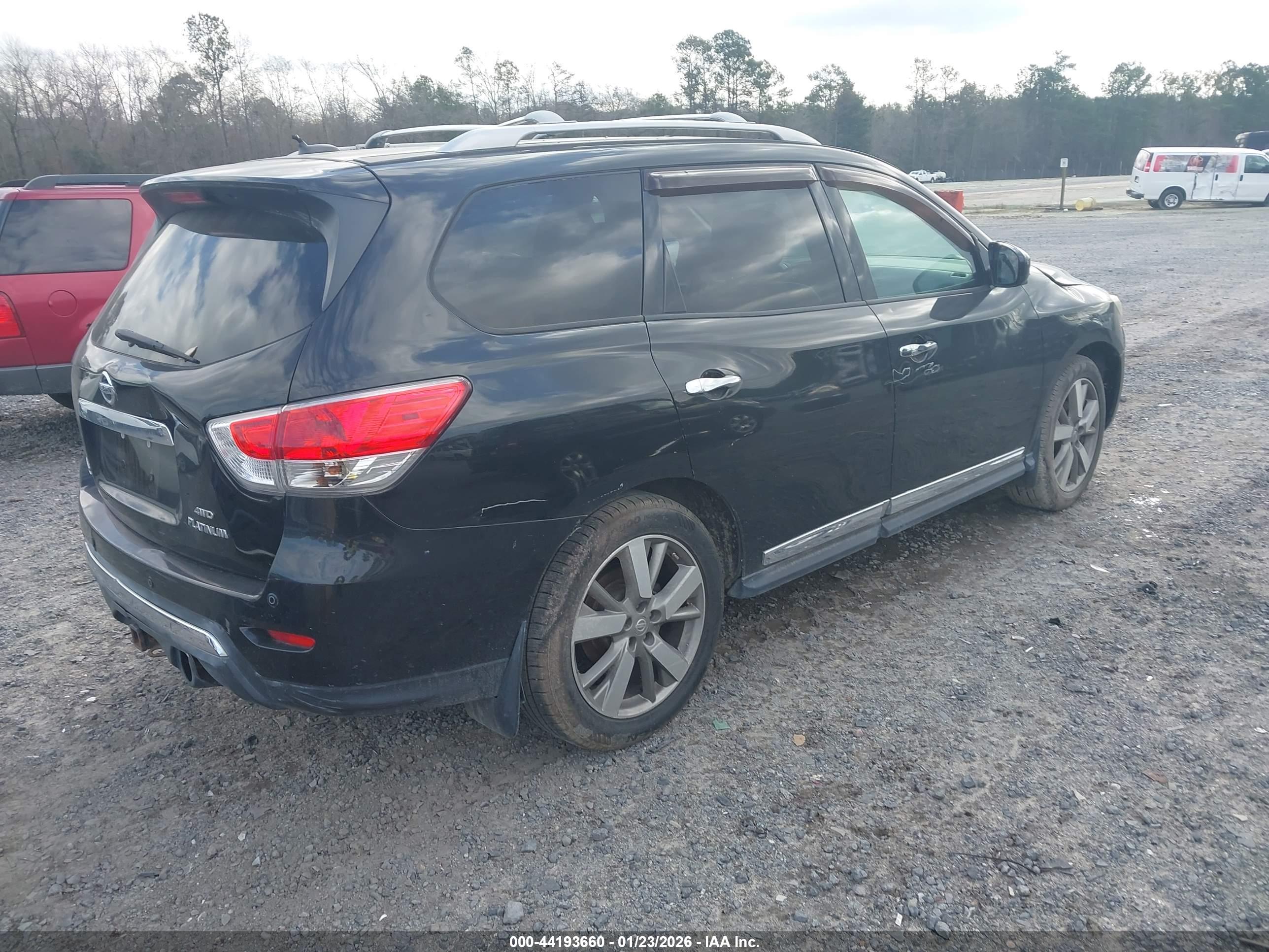 NISSAN PATHFINDER image 4